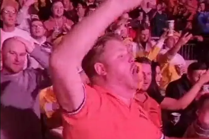 Brabantse wethouder absolute sfeermaker in Engelse dartstempel 'Ally Pally'