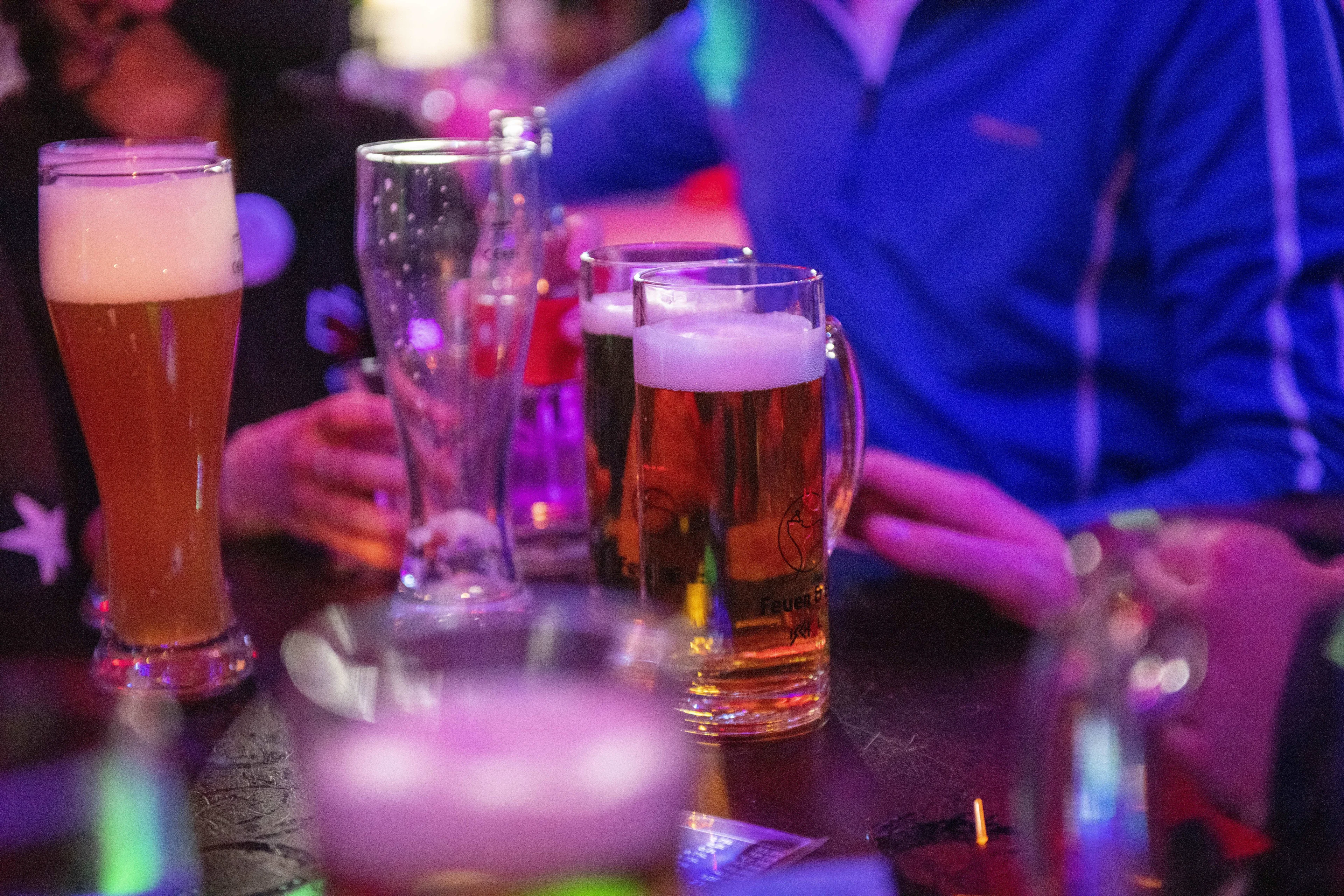 Alcoholverbod tijdens kerstborrel op werk? 1 op de 4 Nederlanders is voor