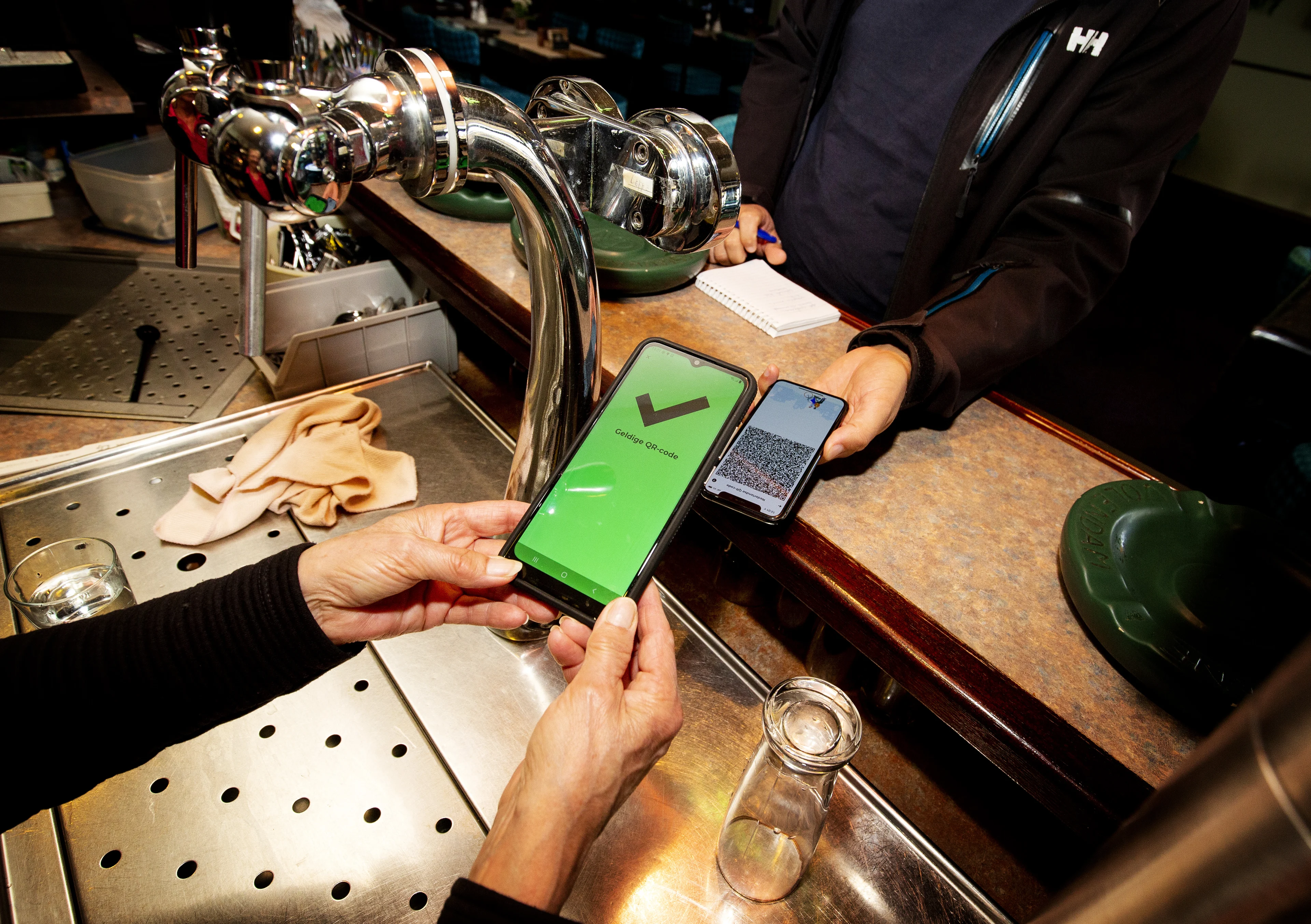 Vanaf vandaag: coronapas verplicht voor alle horeca en evenementen