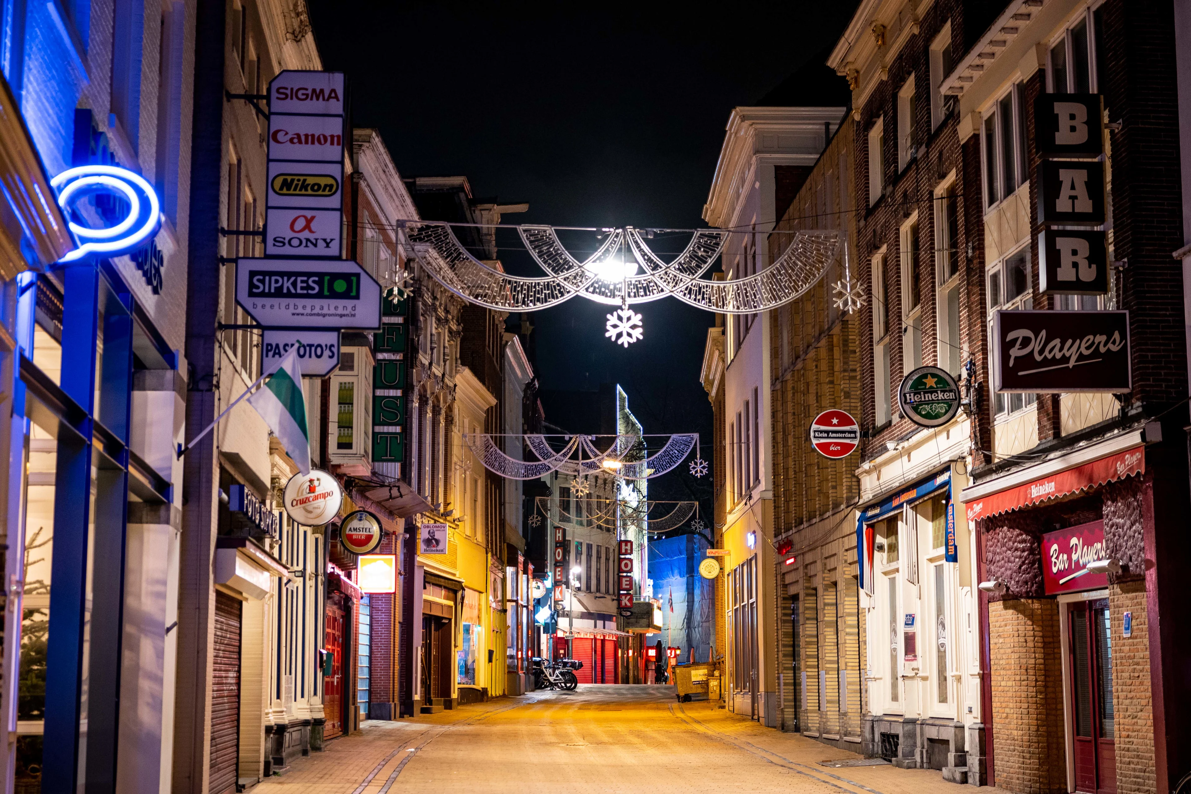 Politie is klaar voor avondklok, het wachten is op de politiek