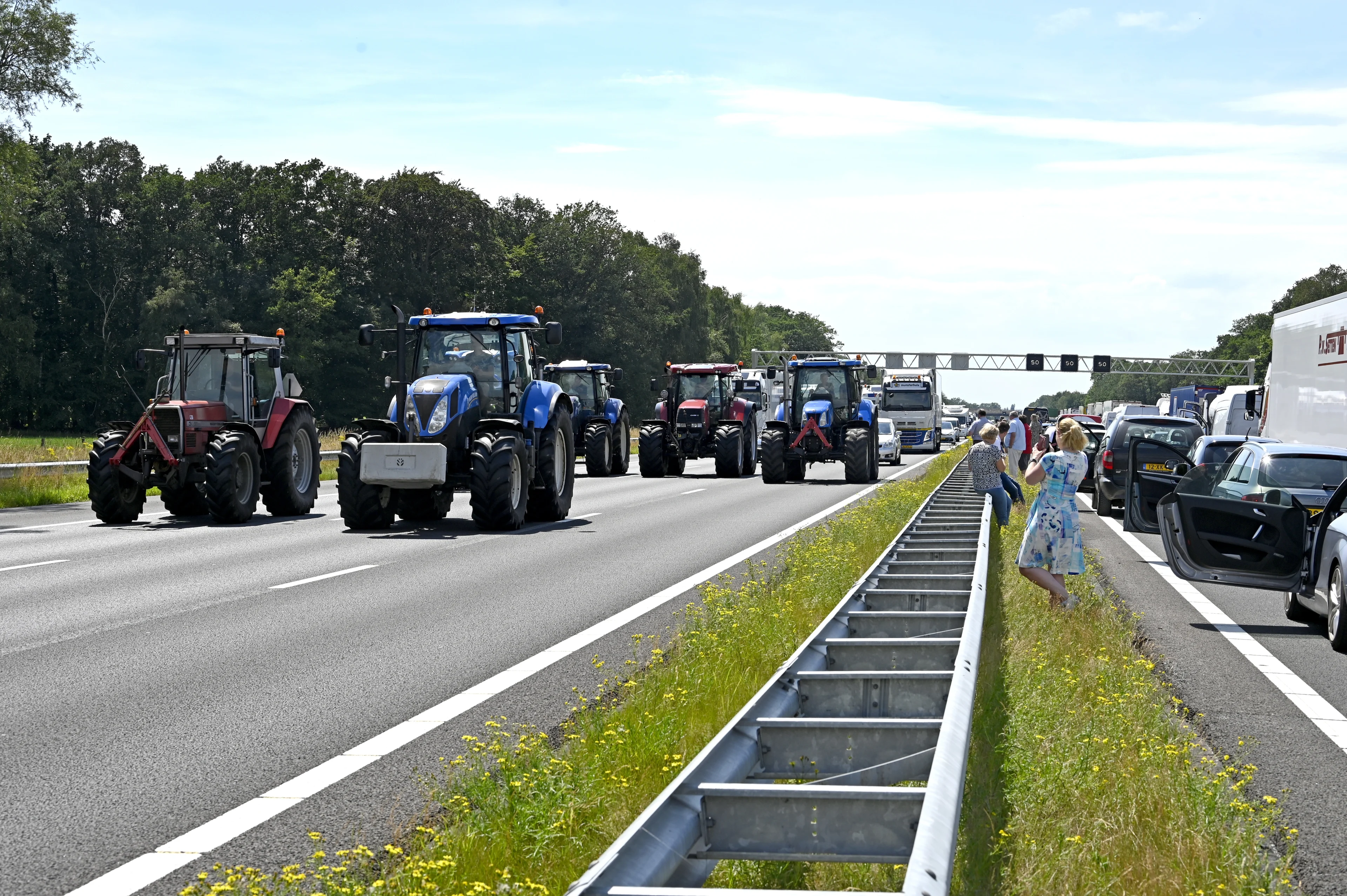 Politie: praten met demonstranten, hopen op gezond verstand en wanneer nodig optreden