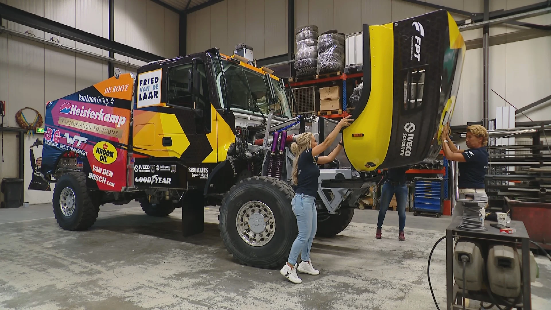 Nederlanders schrijven geschiedenis: eerste vrouwentruckteam bij Dakar Rally