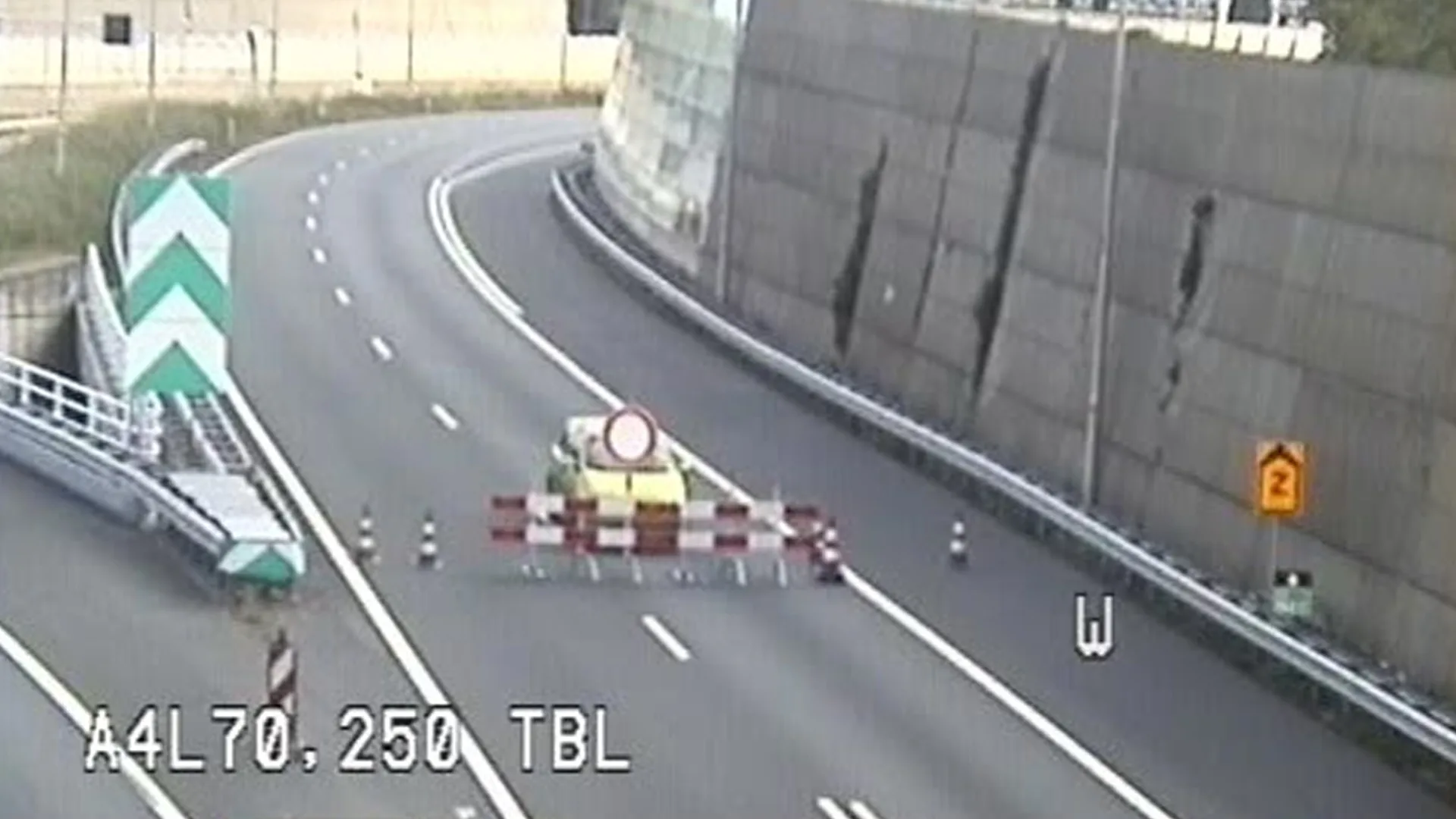 Rijkswaterstaat past wegafsluiting verbindingsweg aan na negeren rode kruisen