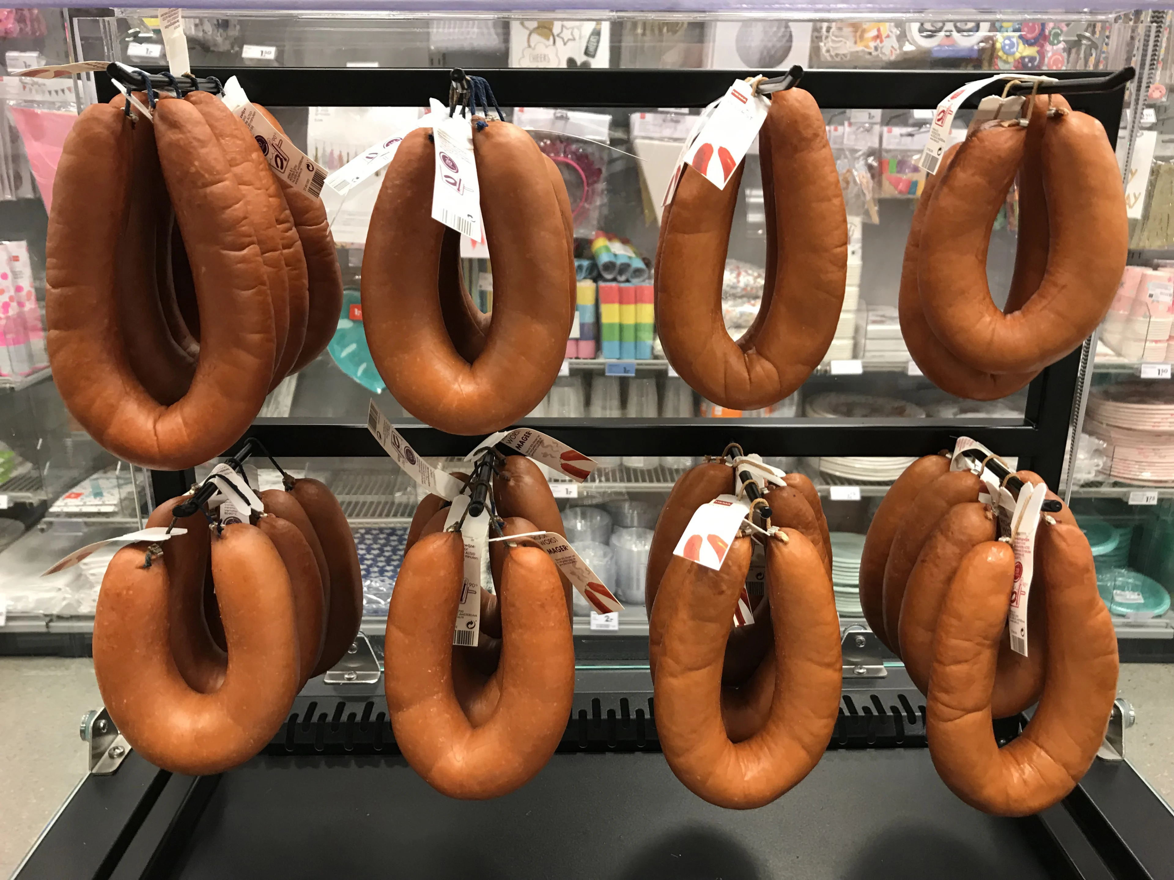 'Moederbedrijf Blokker wil Hema overnemen'