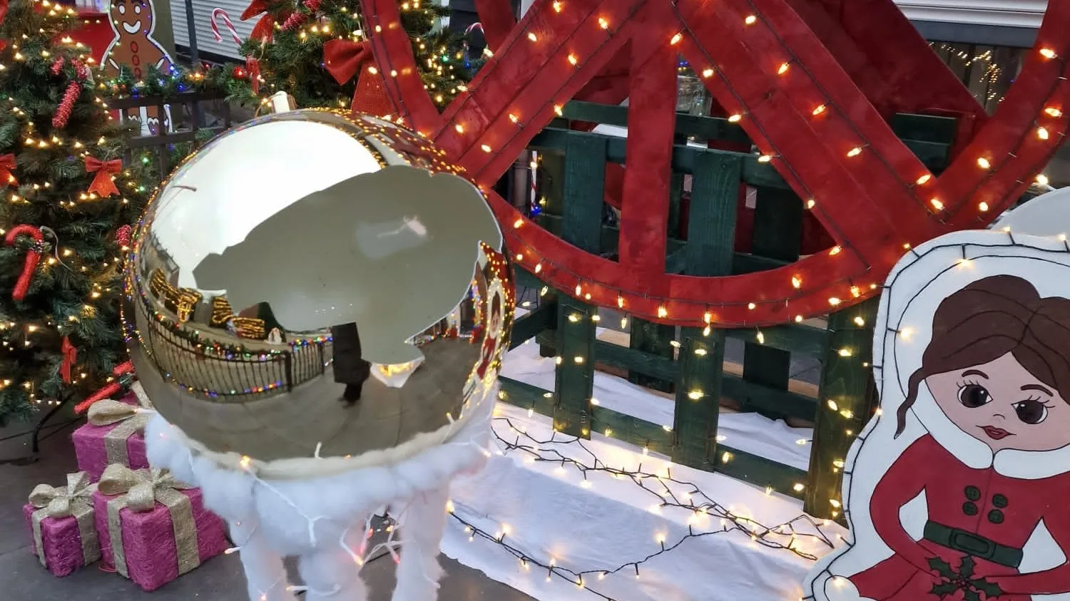 Winnaar mooiste kerststraat van Nederland 2021 ziet prestigieuze trofee aan diggelen vallen