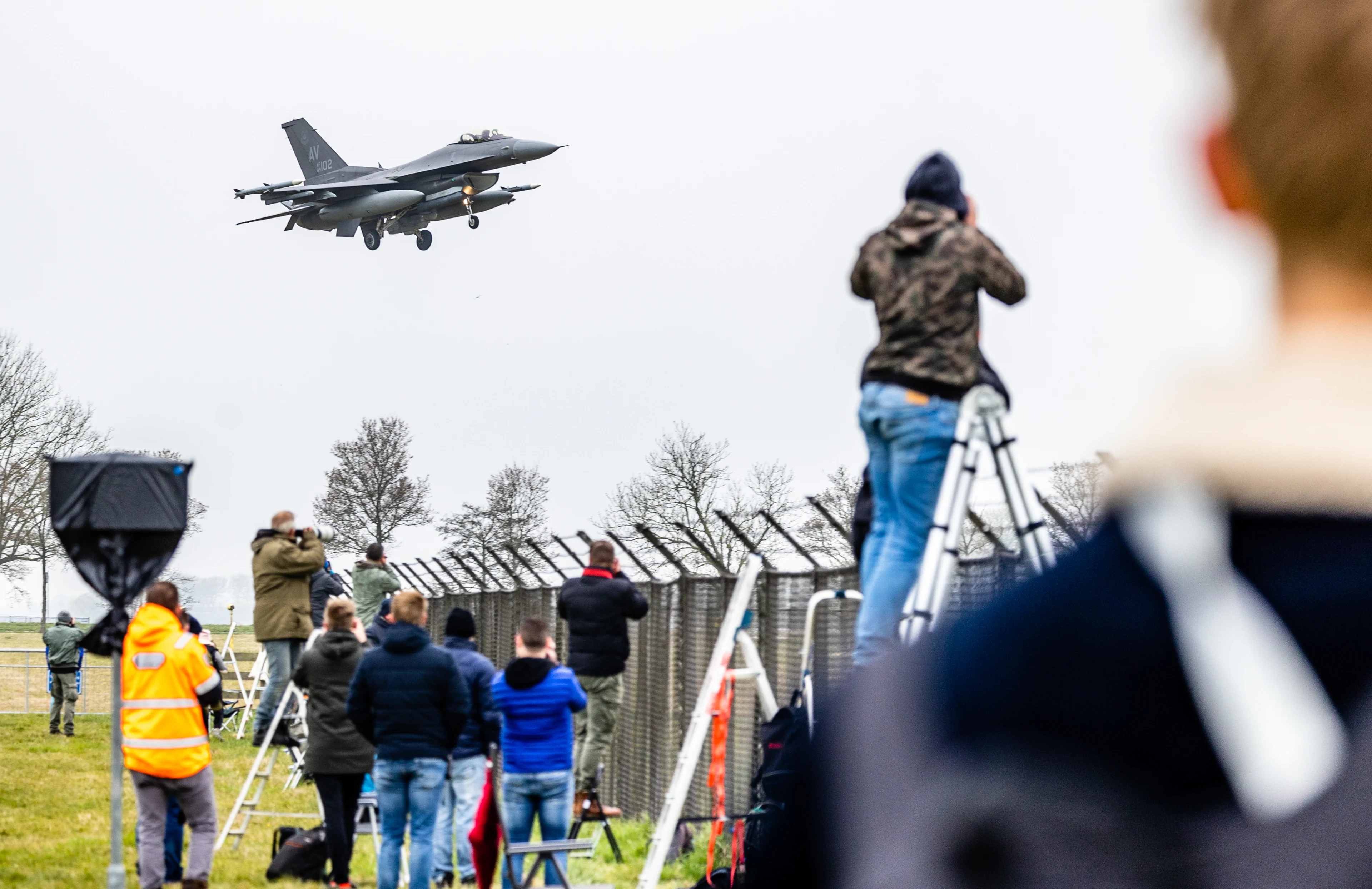 Duizend militairen in Leeuwarden voor grote luchtmachtoefening: 'Niet voor de lol'
