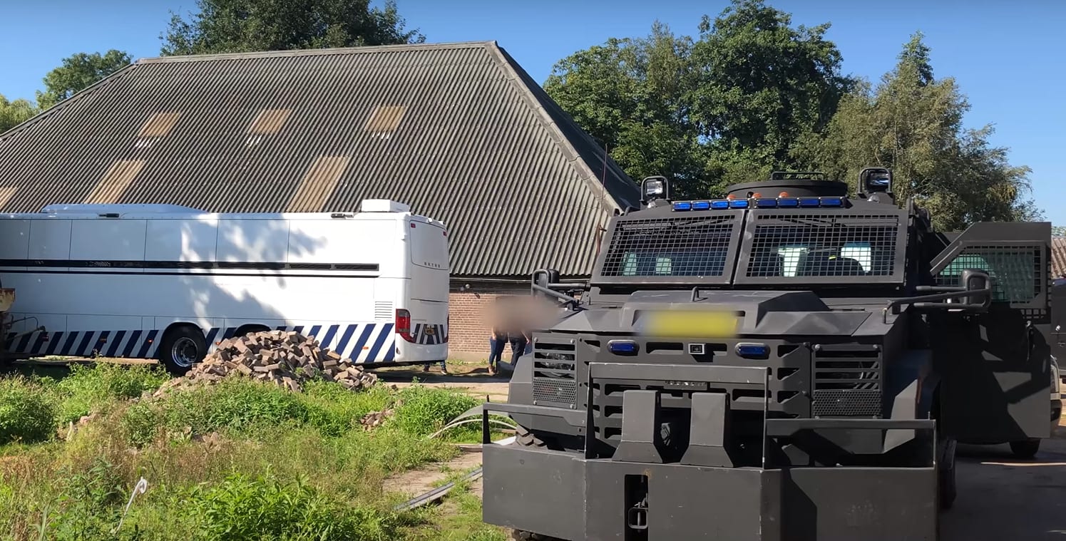 Grootste cocaïne-lab ooit ontdekt in Drenthe, 17 verdachten aangehouden