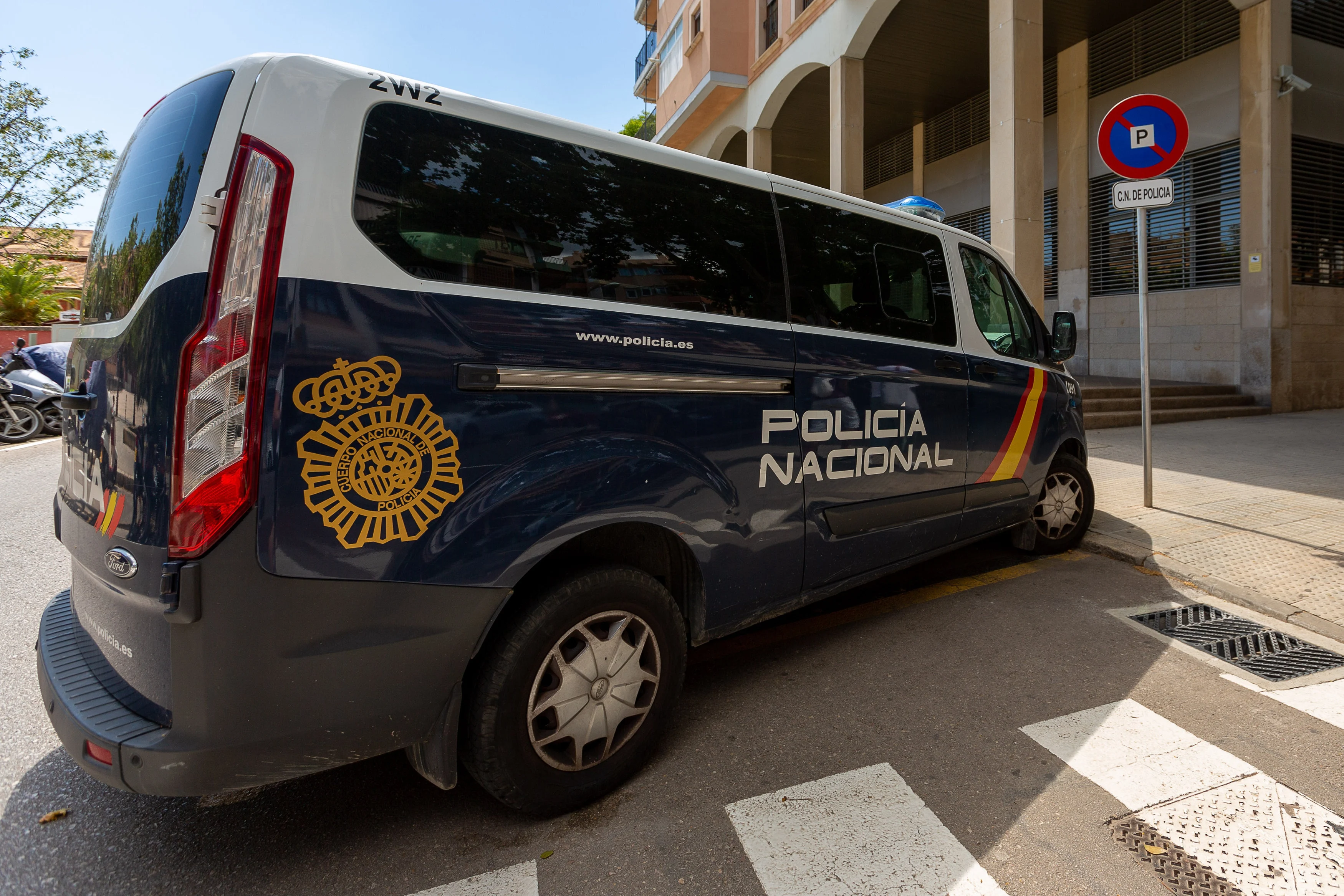 Nederlands stel laat hun baby achter in Spaans hotel 'om een hapje te eten'