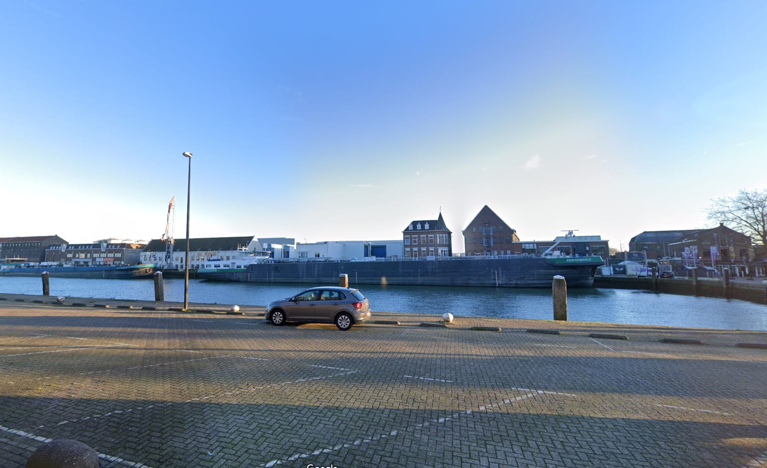 Zwemmende vrouw overleden na aanvaring in haven Vlaardingen