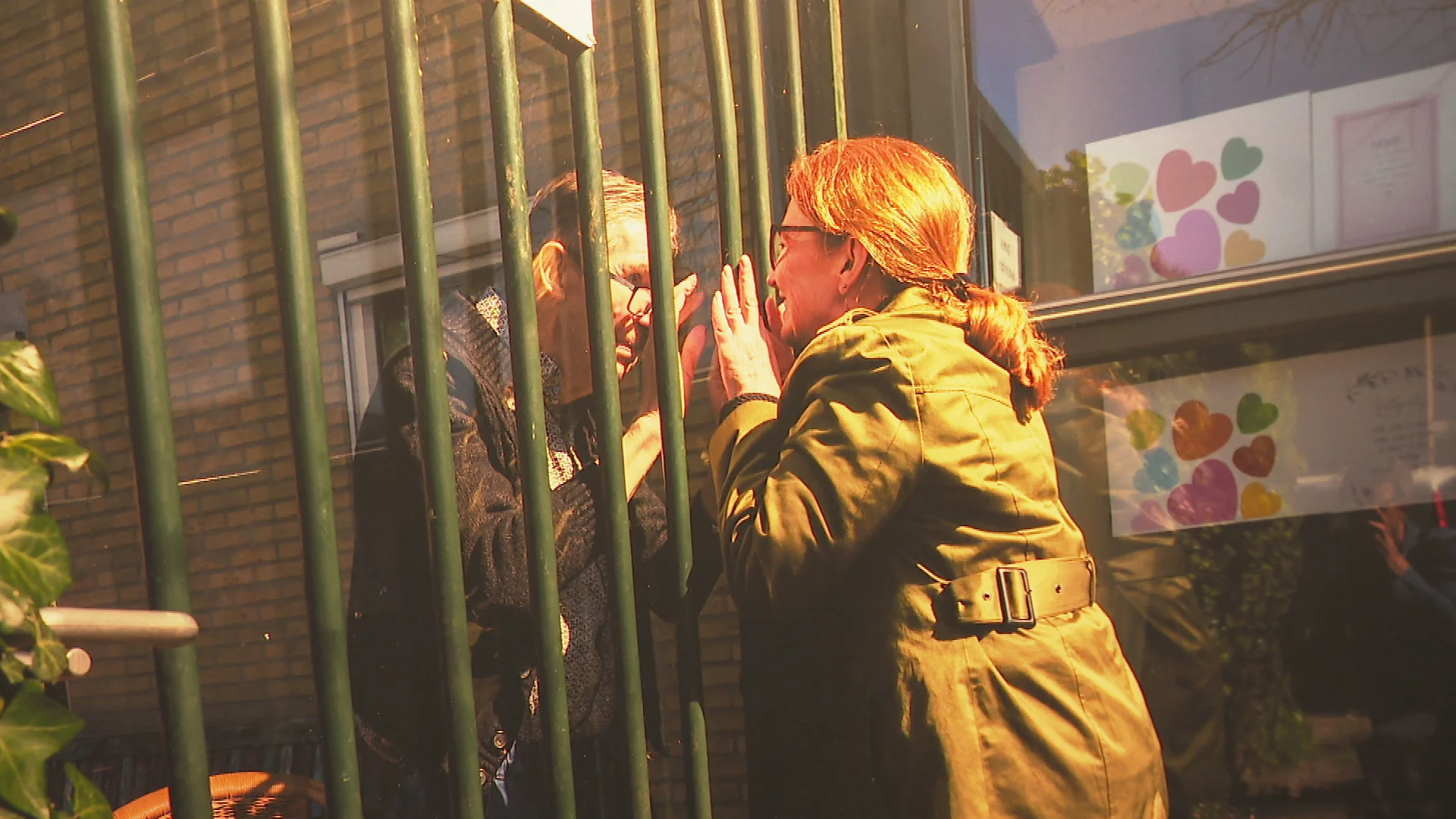 Annelou en haar man staan op foto corona-expositie: 'Heel ontroerend'