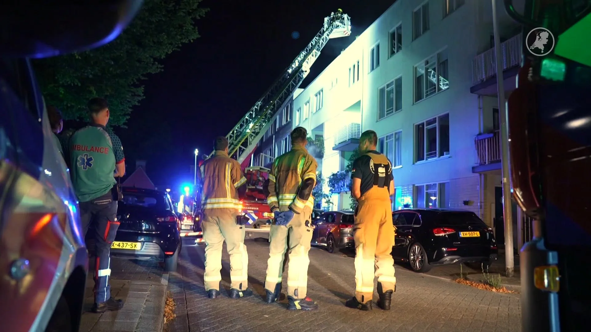 Bewoners geëvacueerd na explosie en brand in Rotterdamse portiekflat