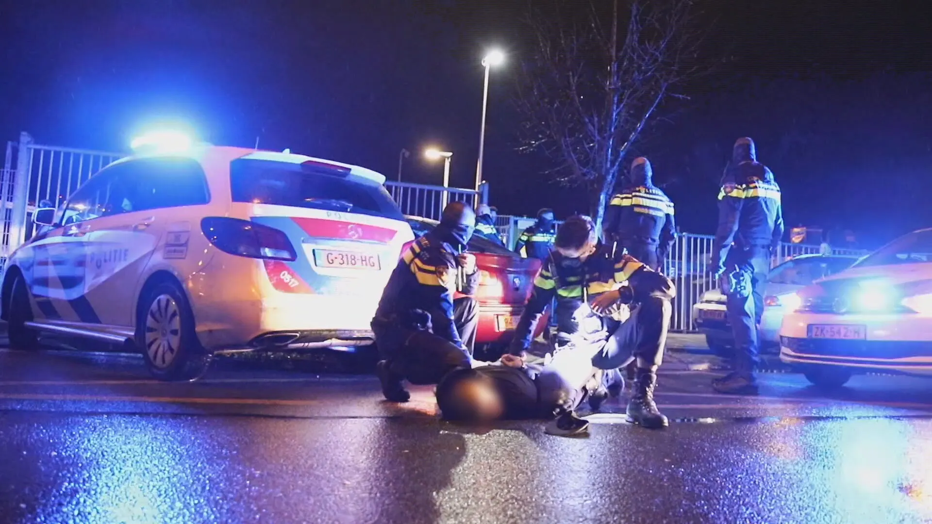 Dollemansrit door Den Haag eindigt in crash met politieauto en aanhouding met pepperspray