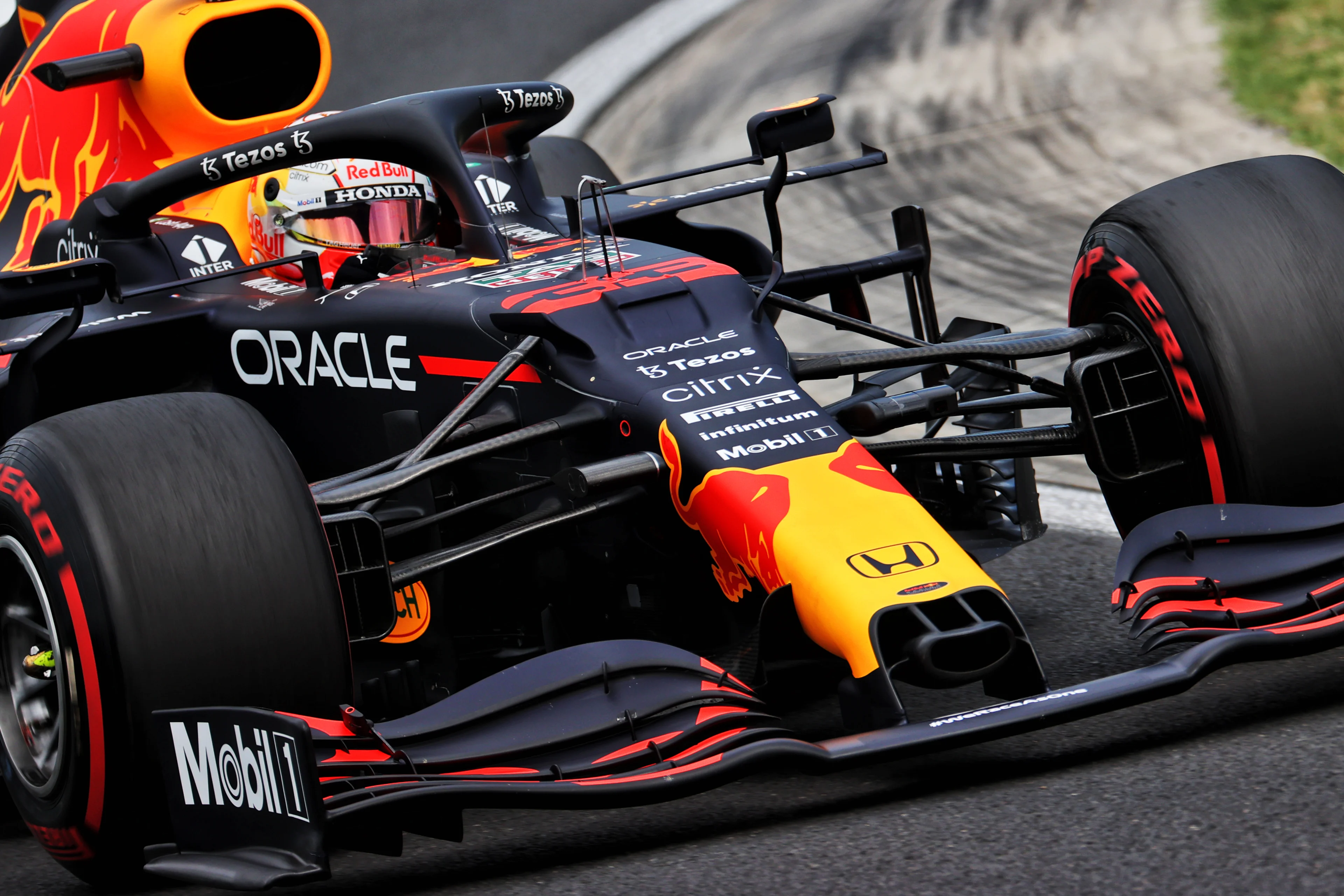 Verstappen beperkt schade maximaal in Qatar, Hamilton komt dichterbij