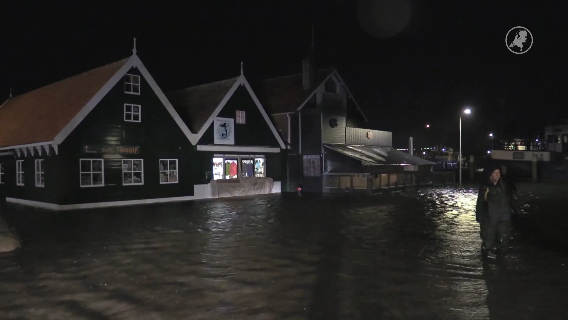 Hoogwater op Texel: panden en straten onder water