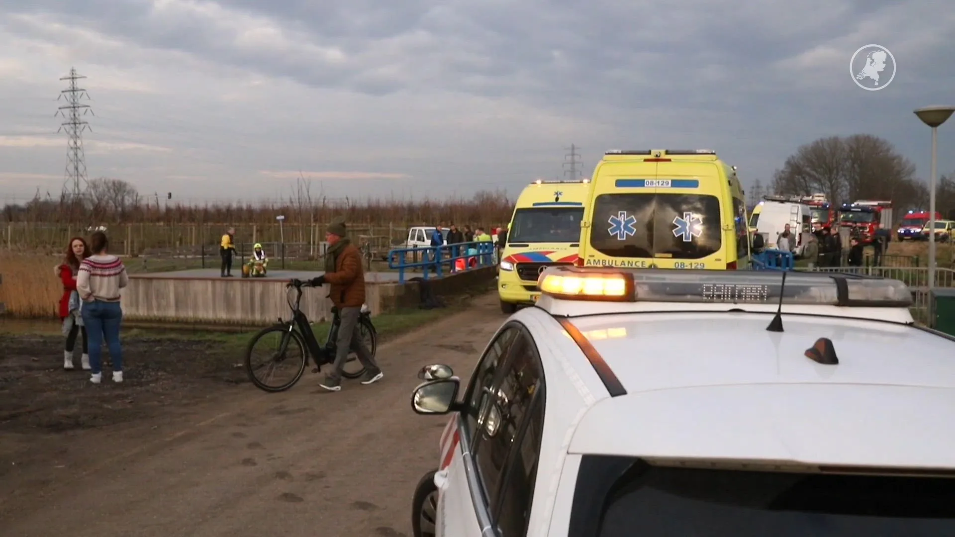 Twee mensen belanden in water bij IJzendoorn, een overleden