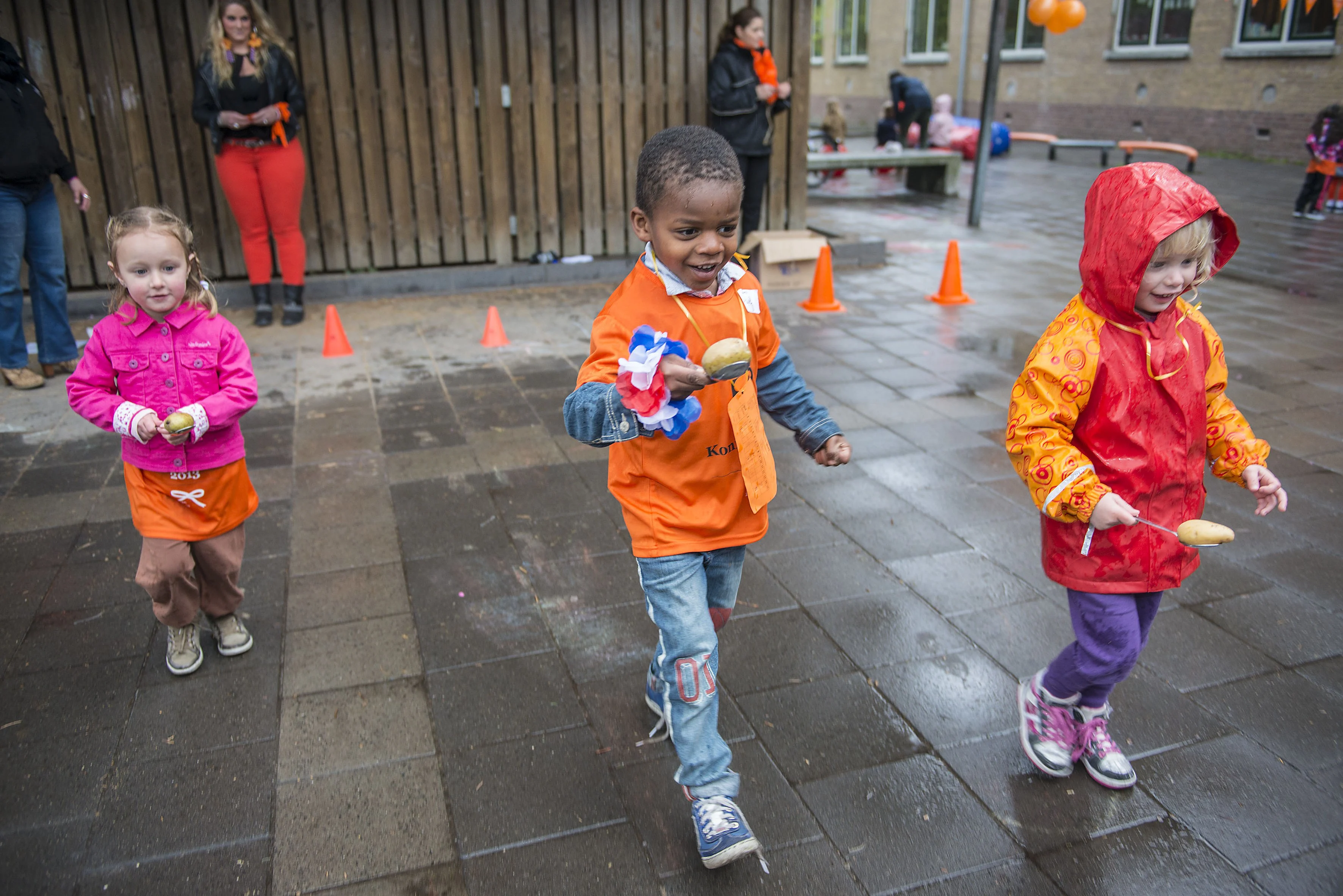 Te nat en te koud: Koningsspelen afgelast om slecht weer