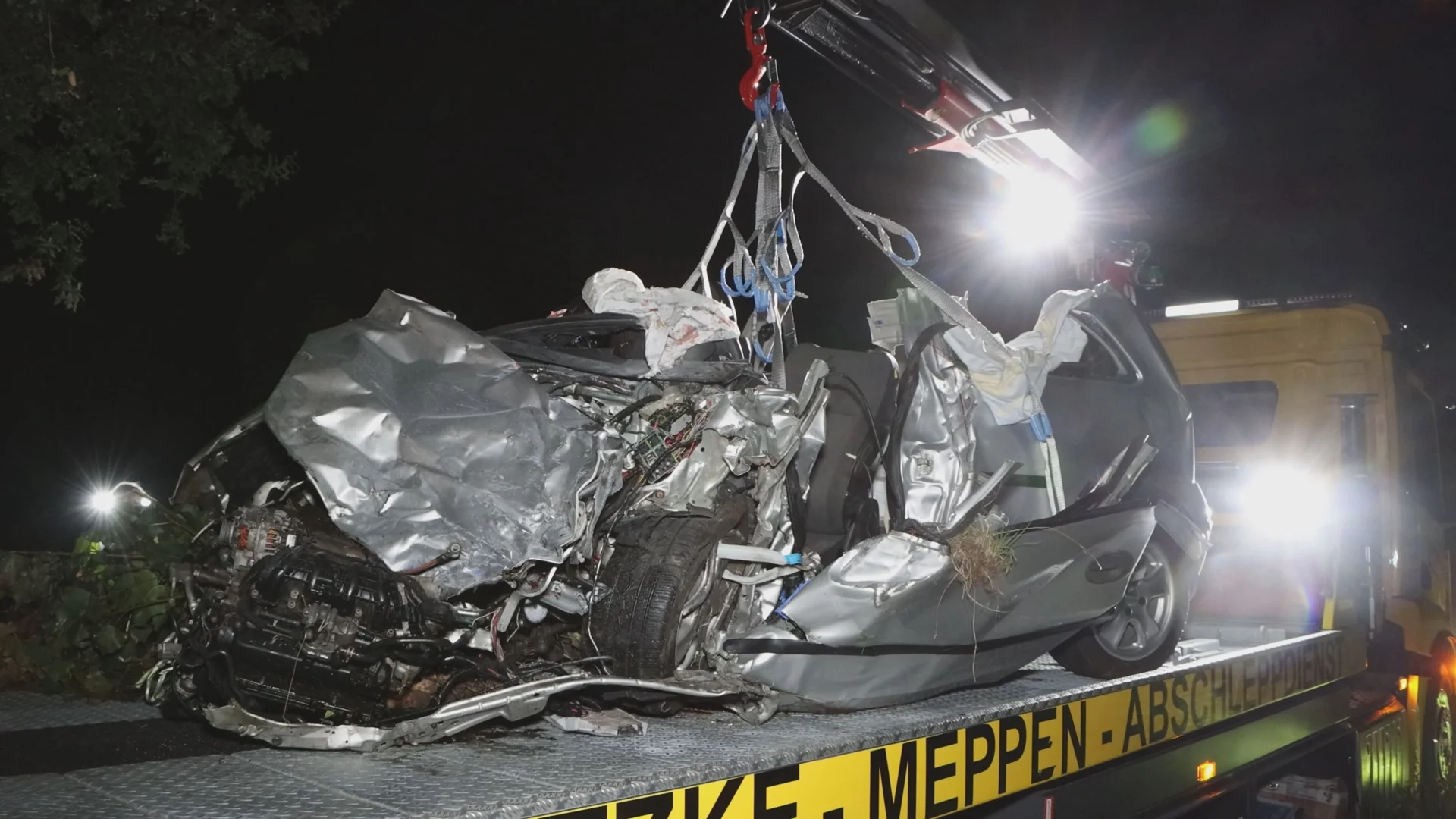 Twee Nederlanders (19 en 12) overleden na frontale botsing in Duitsland