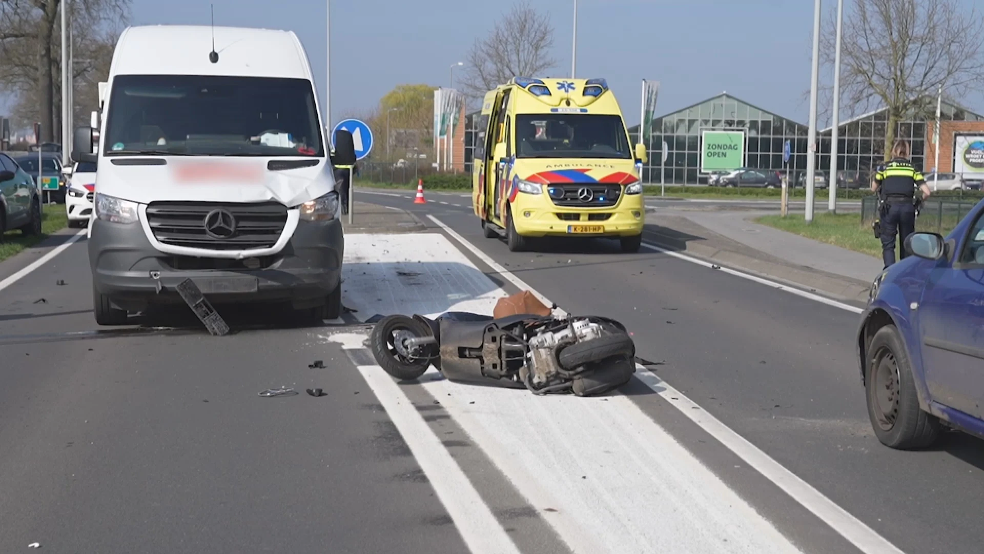 Jonge vrouw (18) overleden na aanrijding met bestelbus in Leudal