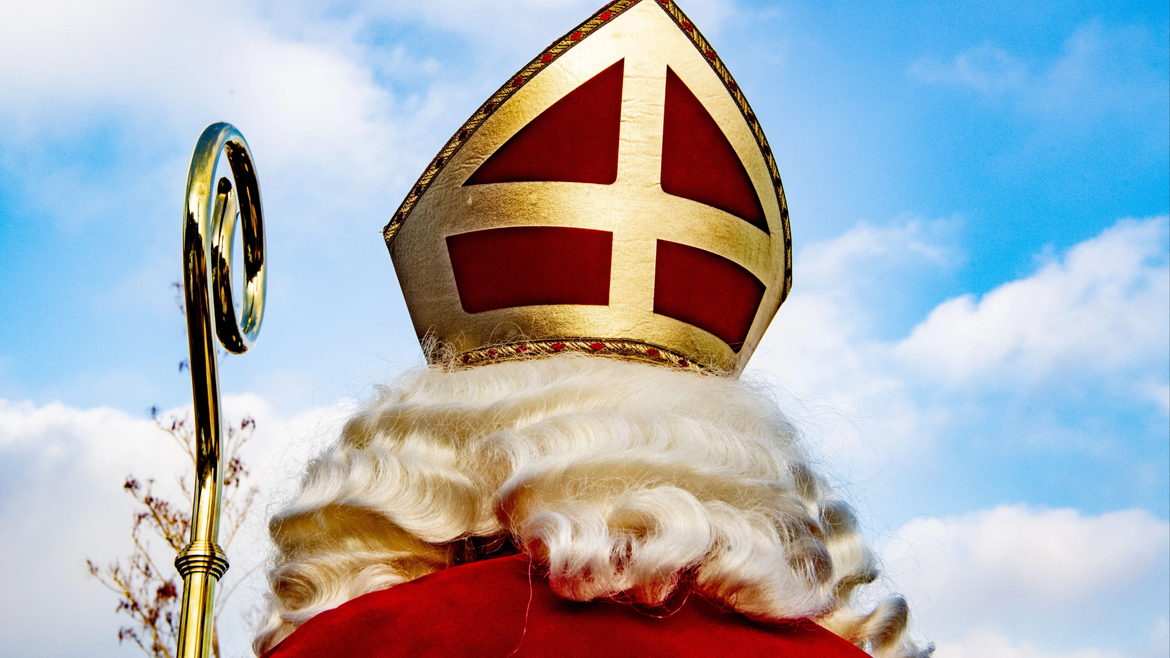 Zie de zon schijnt door de bomen: warmste Sinterklaasintocht in jaren verwacht