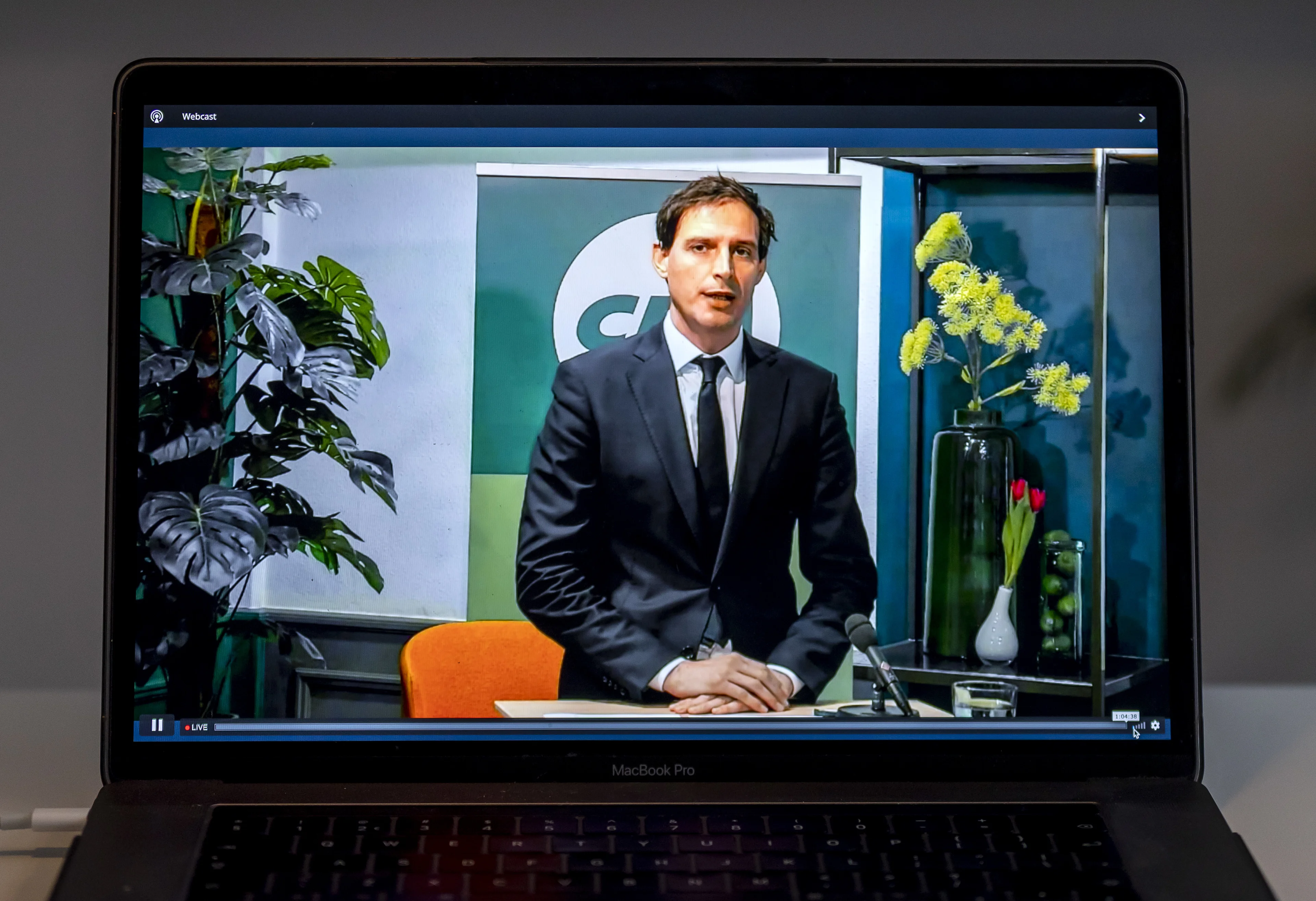 CDA-leden nipt tegen algeheel vuurwerkverbod, Hoekstra officieel lijsttrekker