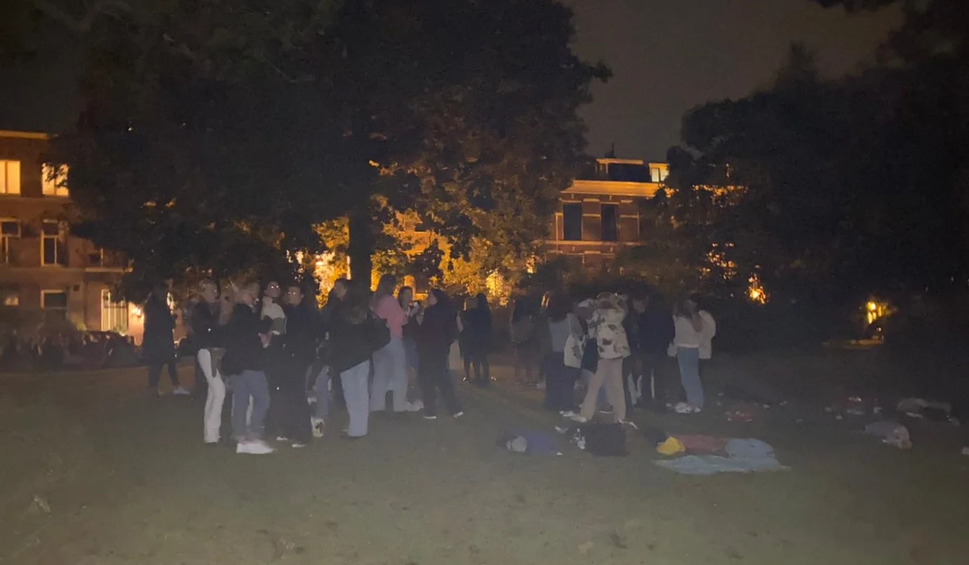 Politie maakt einde aan studentenfeest in Leiden: 'What the fuck is er met die mensen aan de hand?'