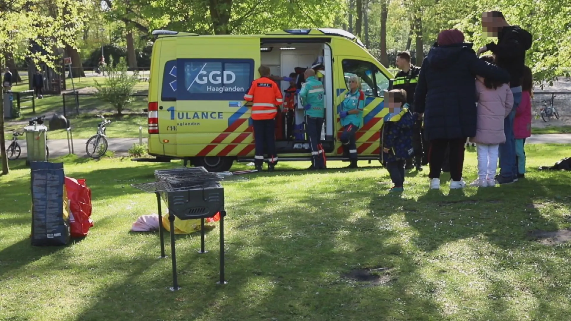 Aansteken barbecue gaat gruwelijk mis, vrouw raakt zwaargewond