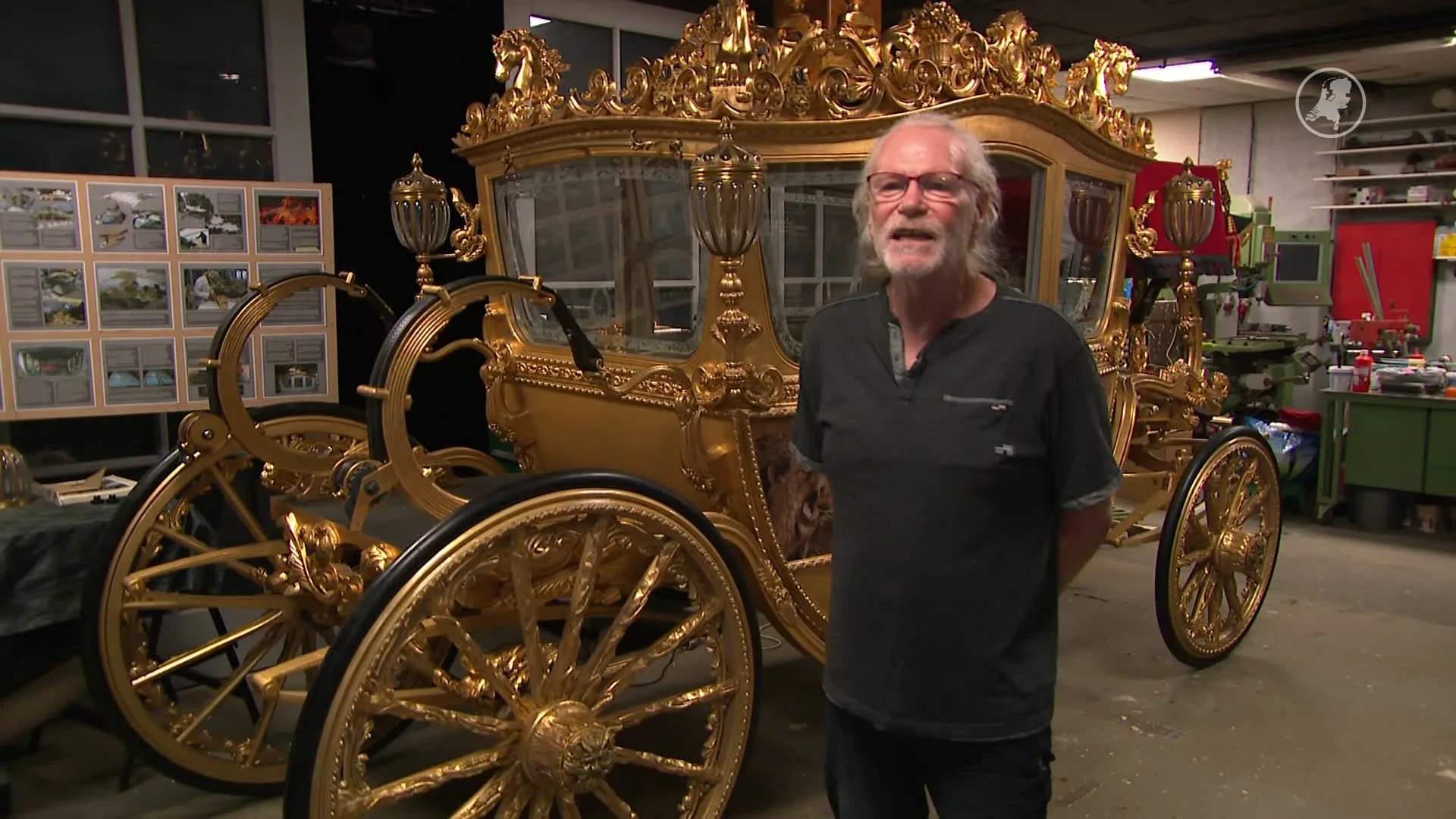 Riny (77) bouwde een nieuwe Gouden Koets