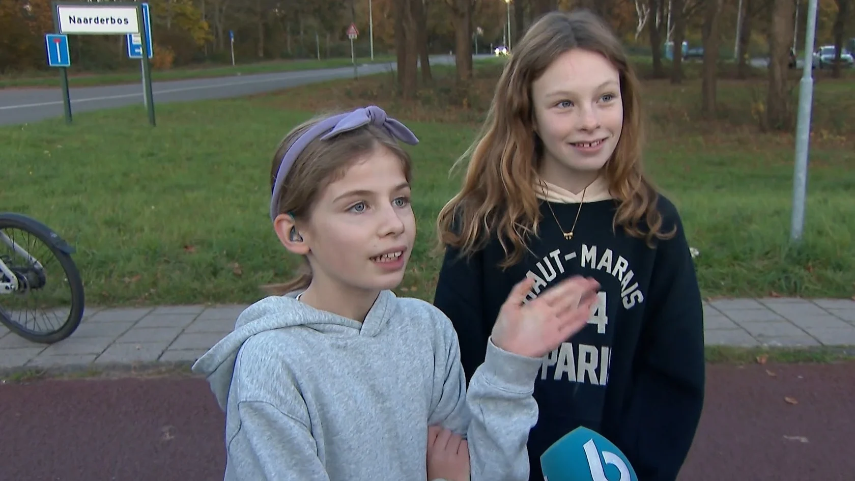 Tieners Pleun en Evi voeren na ongeluk actie om gevaarlijke weg Naarden aan te pakken