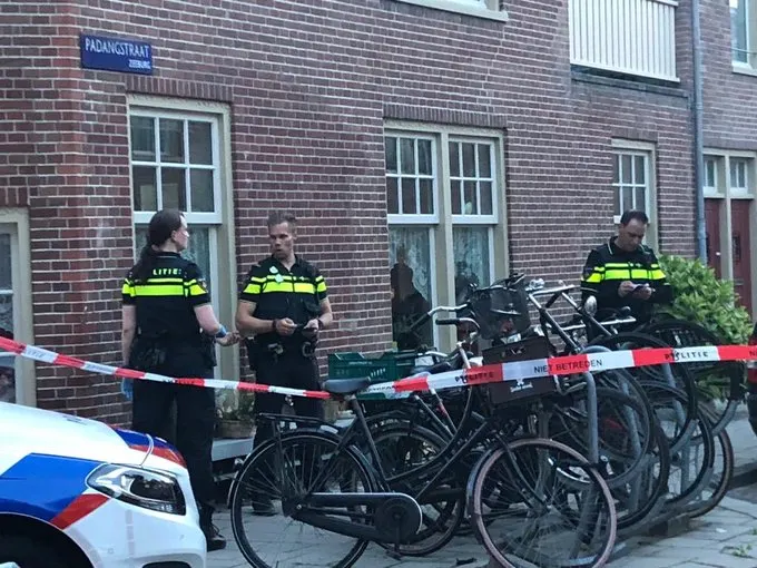 Gewonde bij steekpartij in Amsterdam, drie personen aangehouden