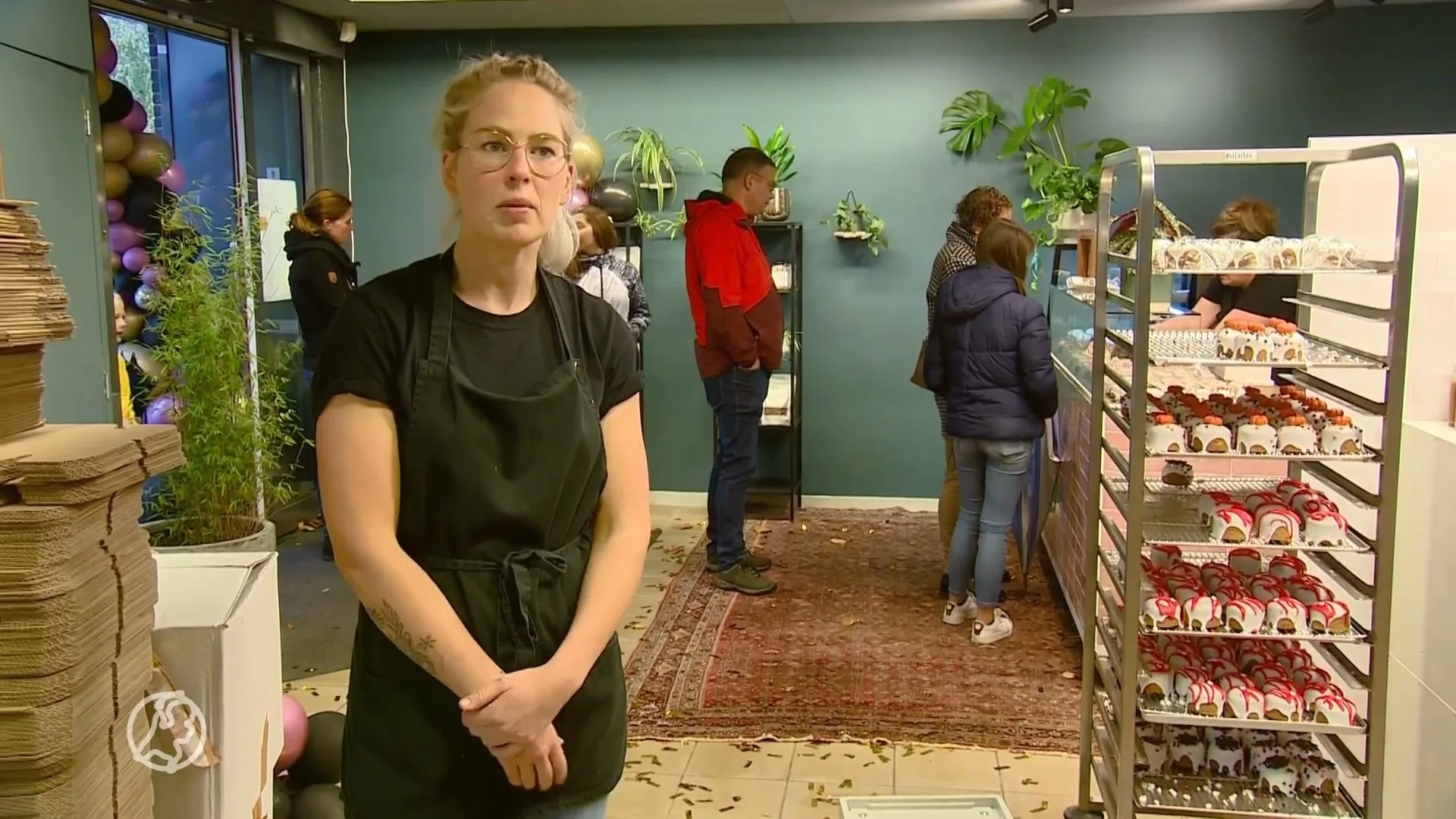 Arm gescheiden, rijk gebakken: Sasja gaat tegen stroom in en is als single bakker succes