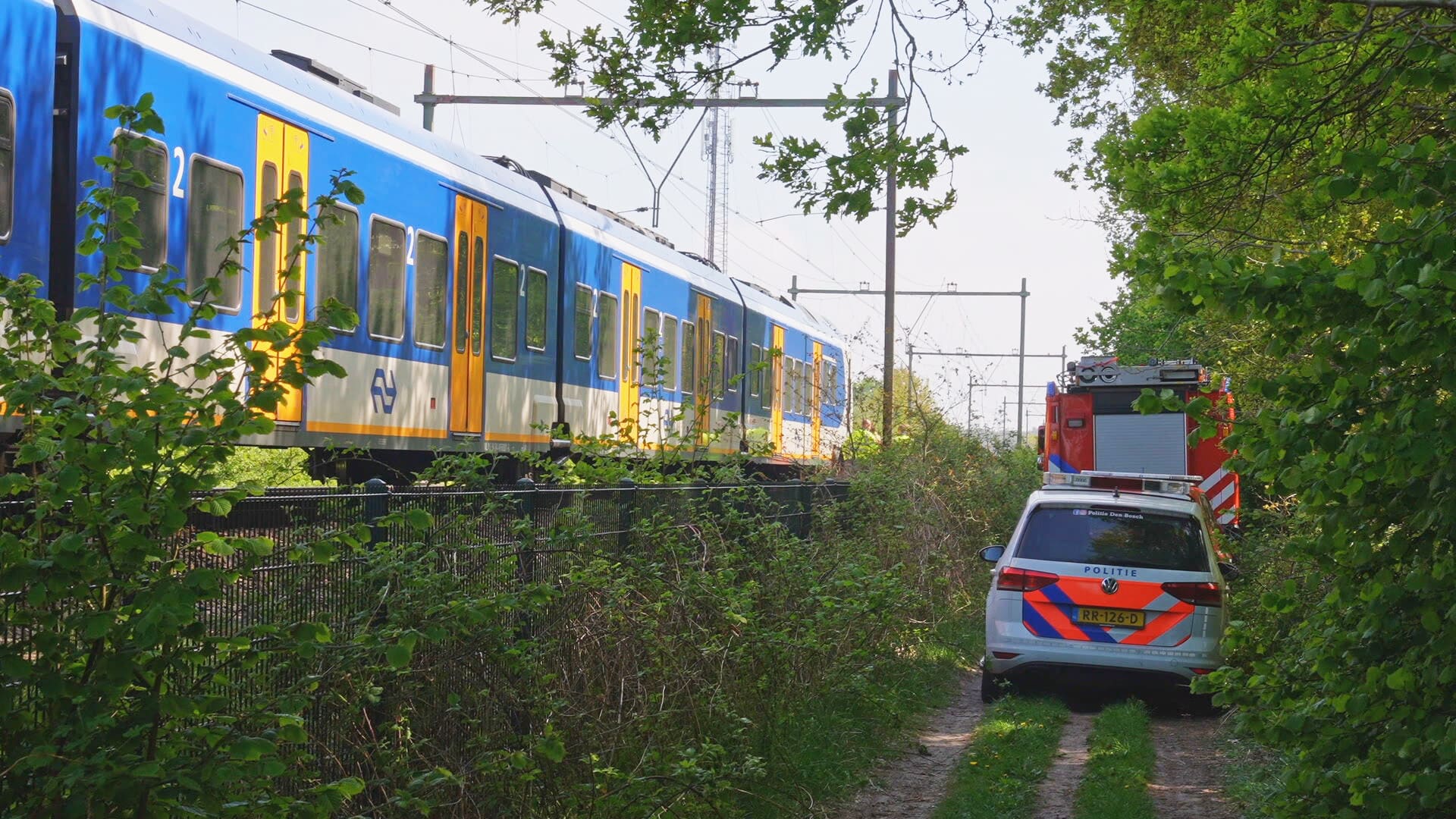 Automobilist overleden na botsing met trein bij Rosmalen