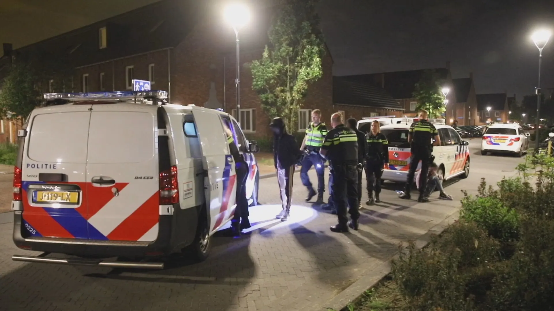 Grote ruzie met steekpartij in Delft: acht aanhoudingen en twee gewonden