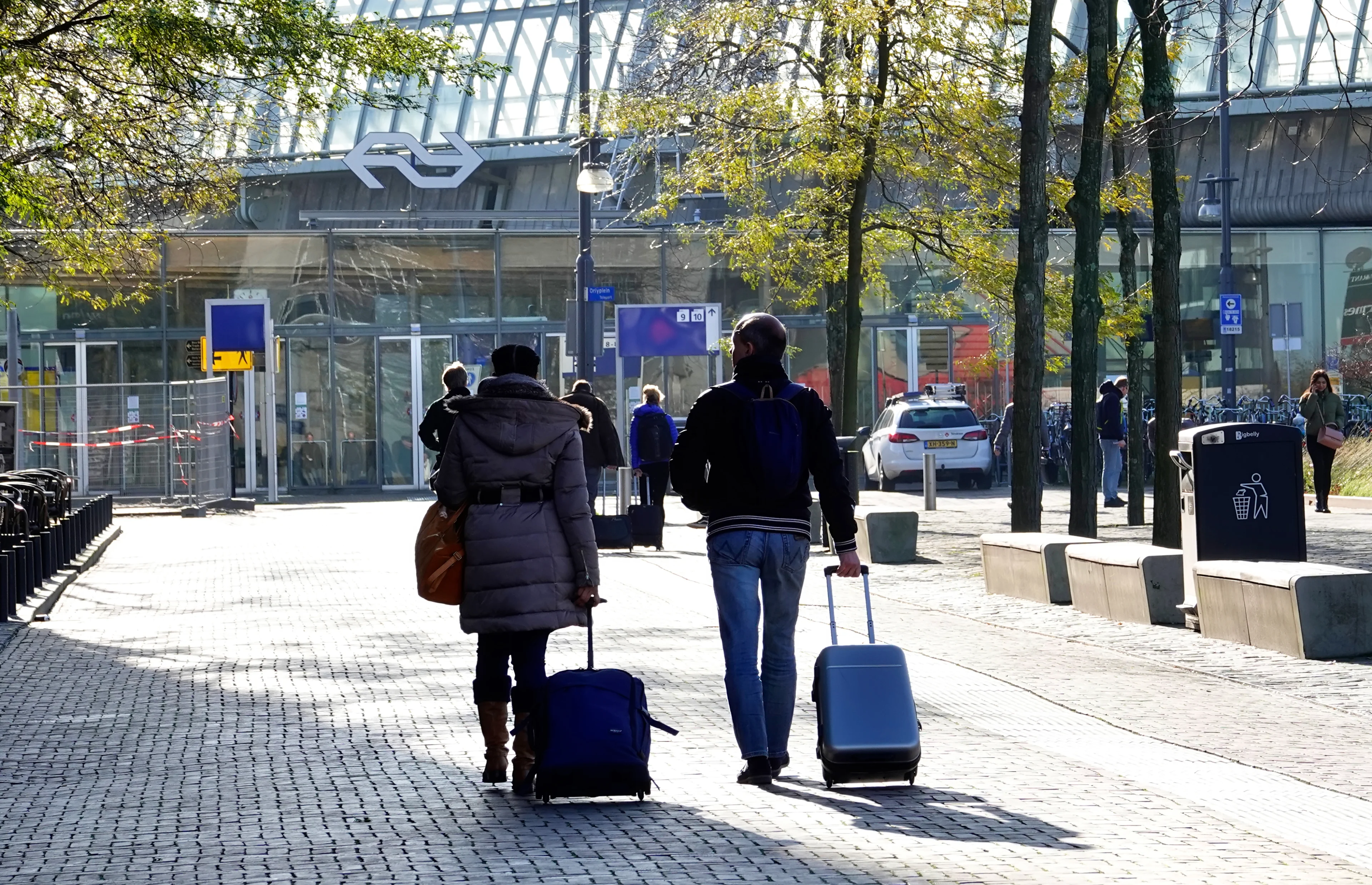 Man mishandeld bij station Amsterdam Sloterdijk, politie gaat uit van homogerelateerd geweld