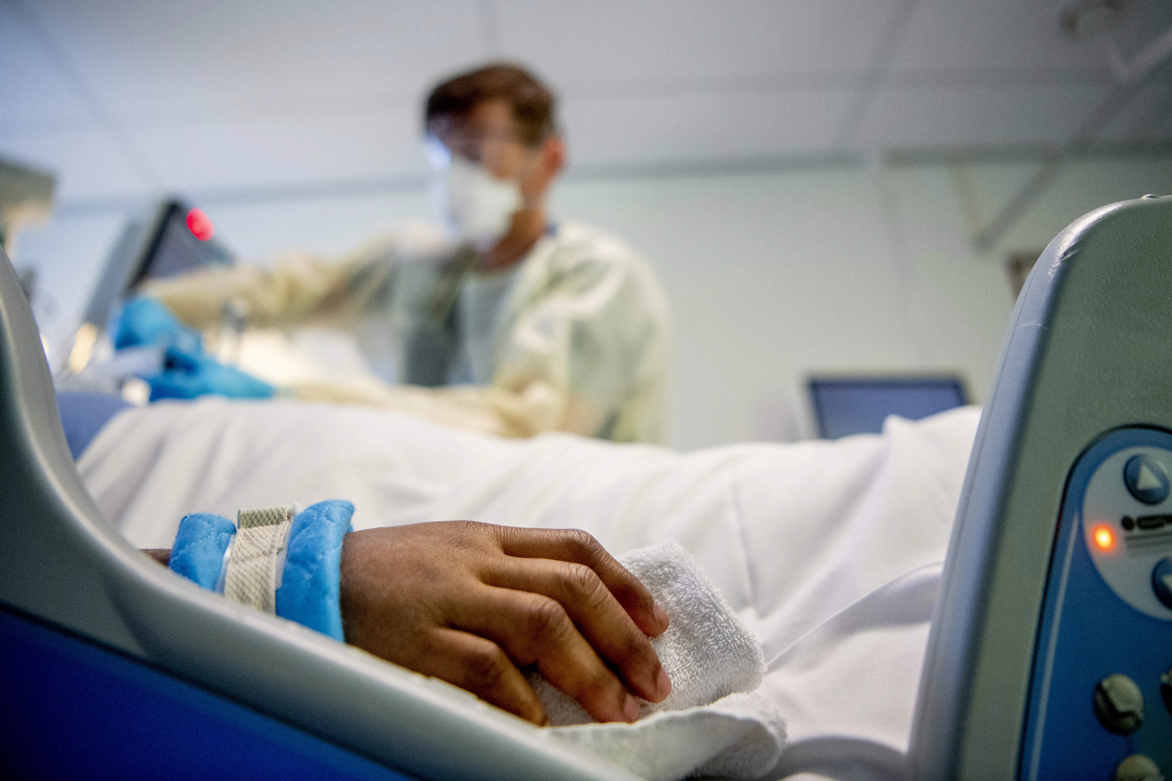 Eerste coronapatiënt vertrokken naar Duitsland