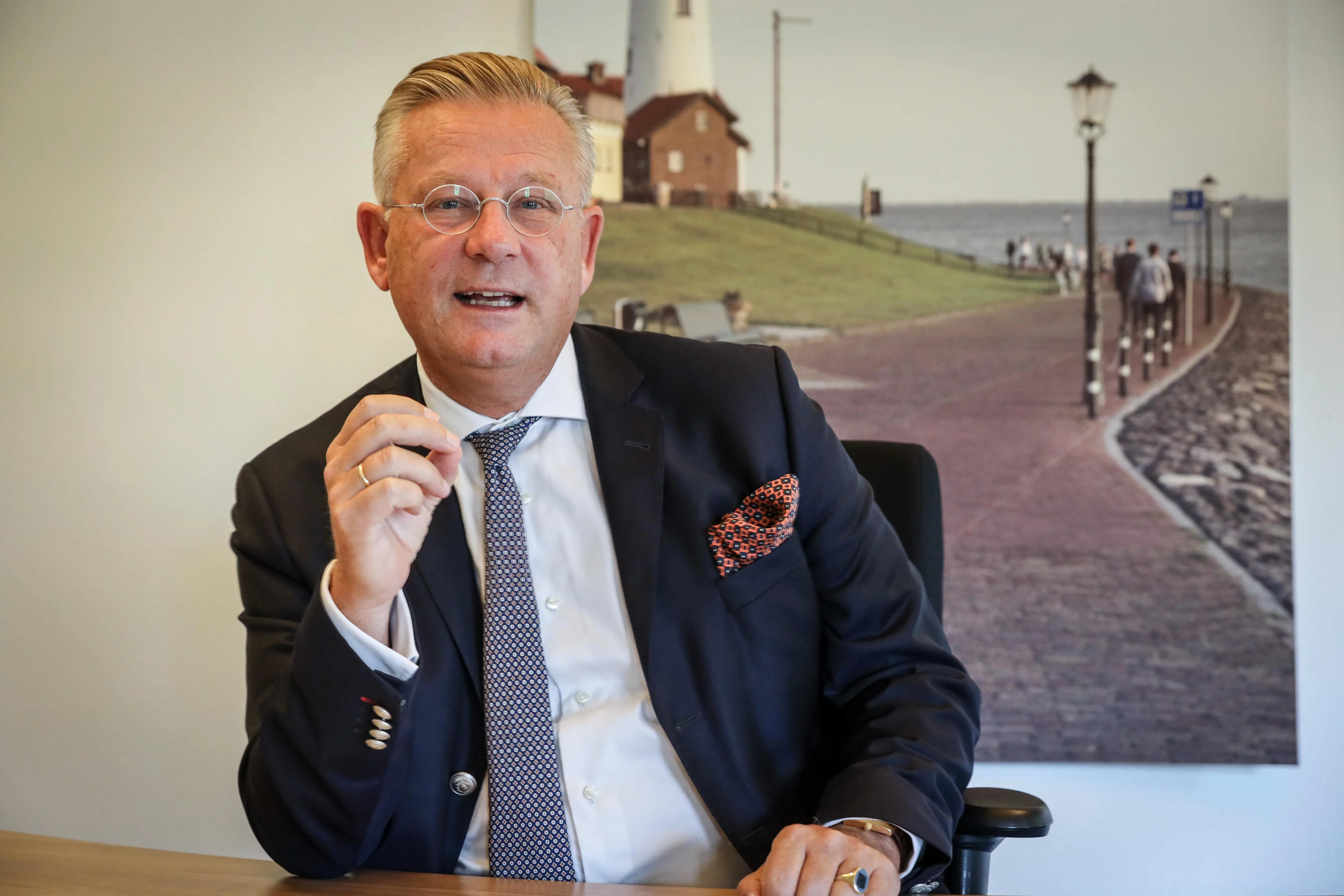 Burgemeester Zaltbommel stapt op om dubbelglas in zijn monument