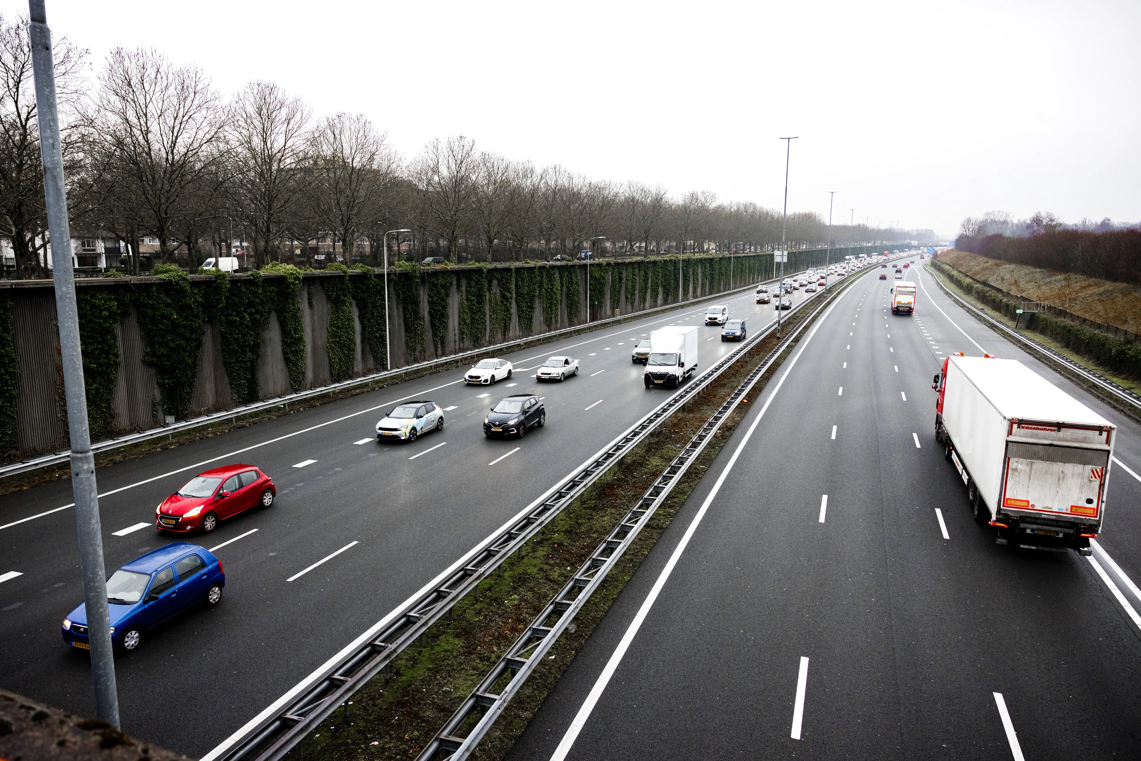 Fatbiker rijdt op linkerrijstrook A2, 'melder heeft leven gered'