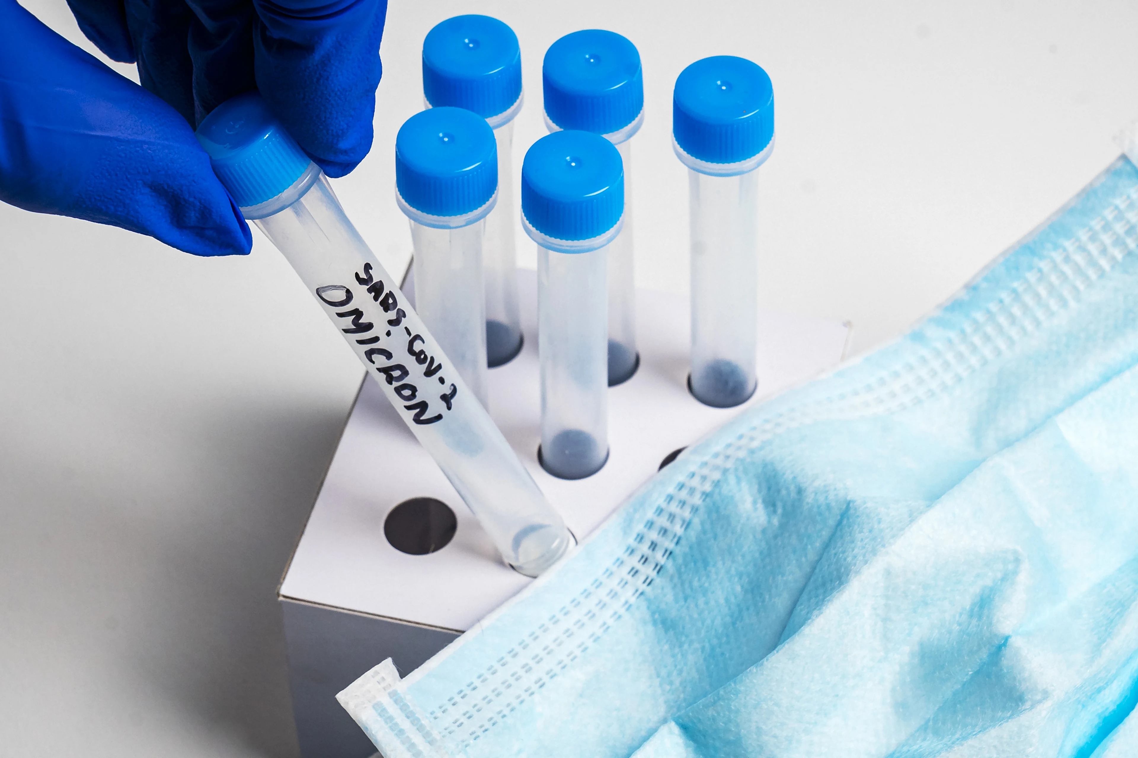 Omikronvariant nu dominant in Nederland, RIVM verwacht nieuwe stijging ziekenhuisopnames