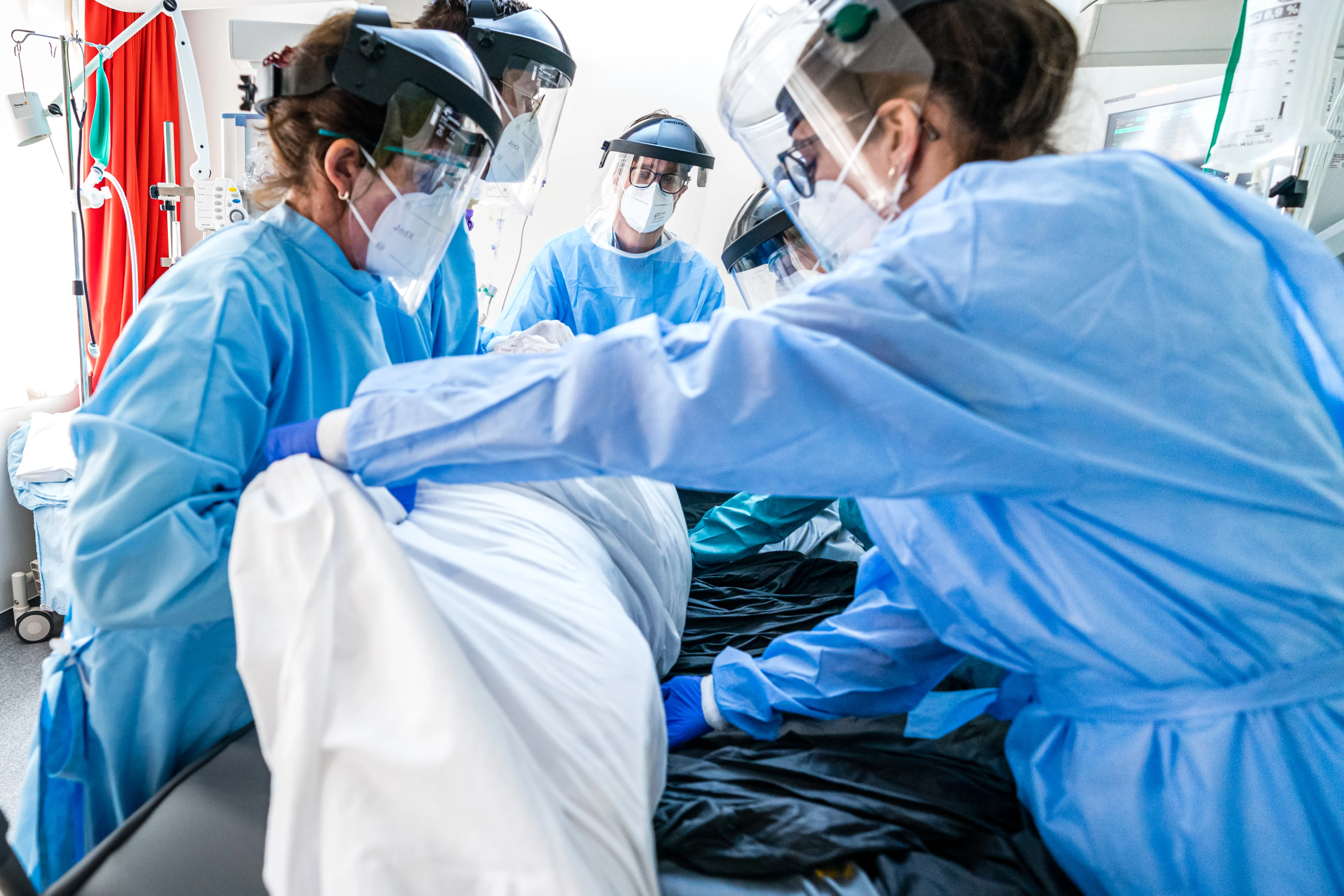 LIVEBLOG | Aantal coronapatiënten in ziekenhuizen heel licht gestegen