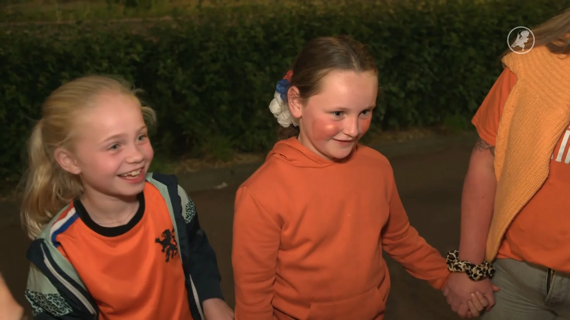 Supporters Oranjeleeuwinnen enthousiast, ondanks mager gelijkspel