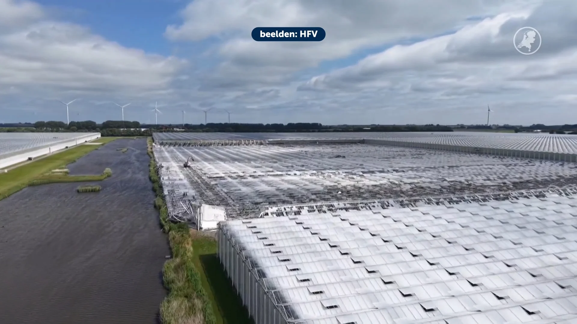 Enorme tomatenkas van 9 hectare in Middenmeer stort in, schade loopt in miljoenen