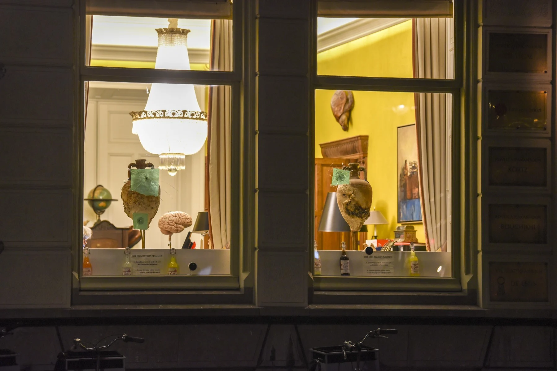 Advocatenkantoor in Utrecht beschoten, meerdere inslagen