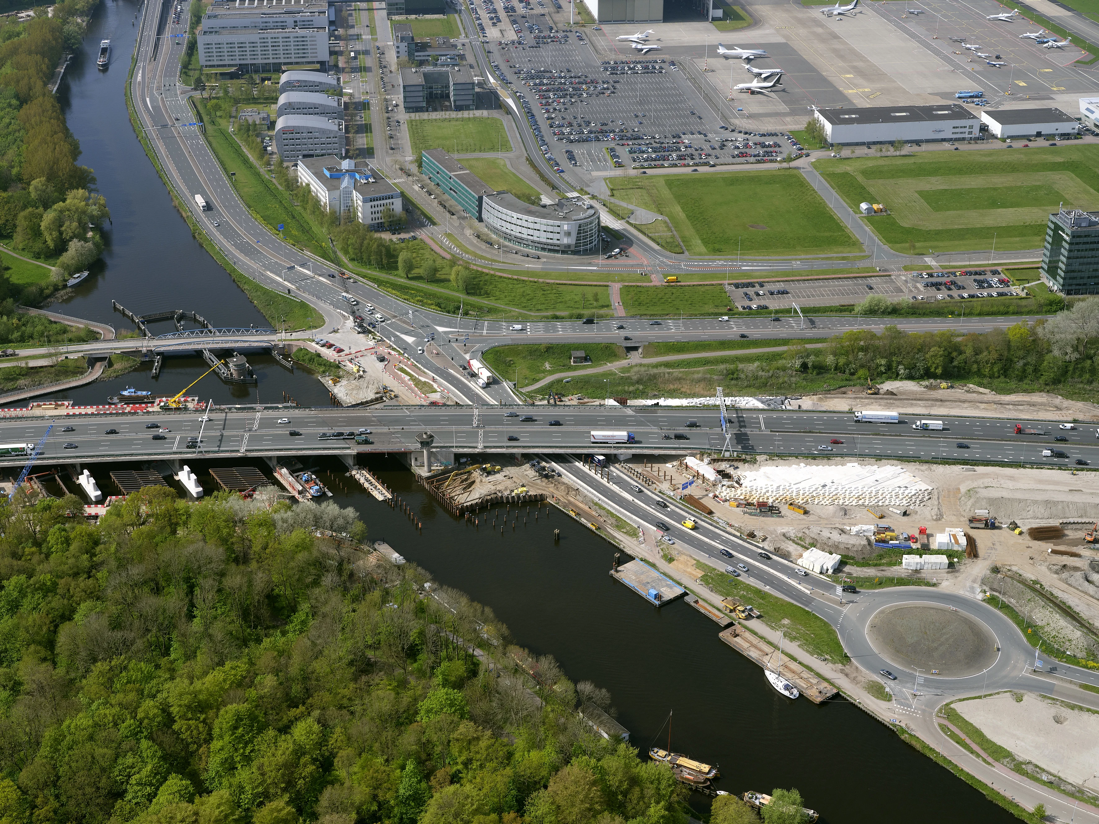 A9 bij Schipholbrug richting Schiphol tot 10.00 uur dicht