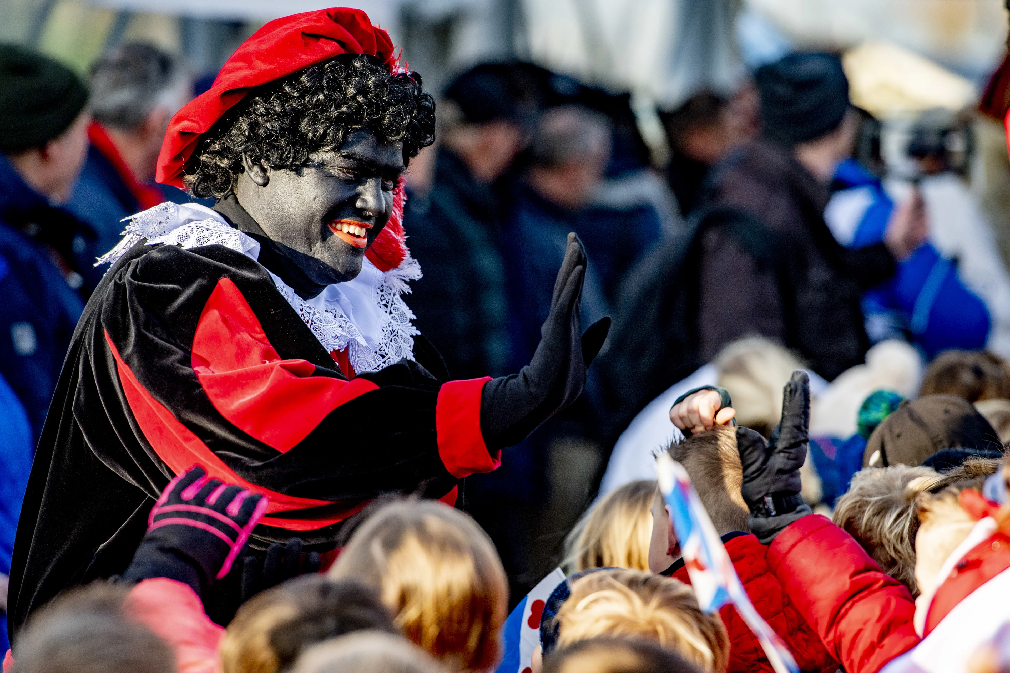 Geen Zwarte Piet bij intocht in Groningen, wel roetveegpieten
