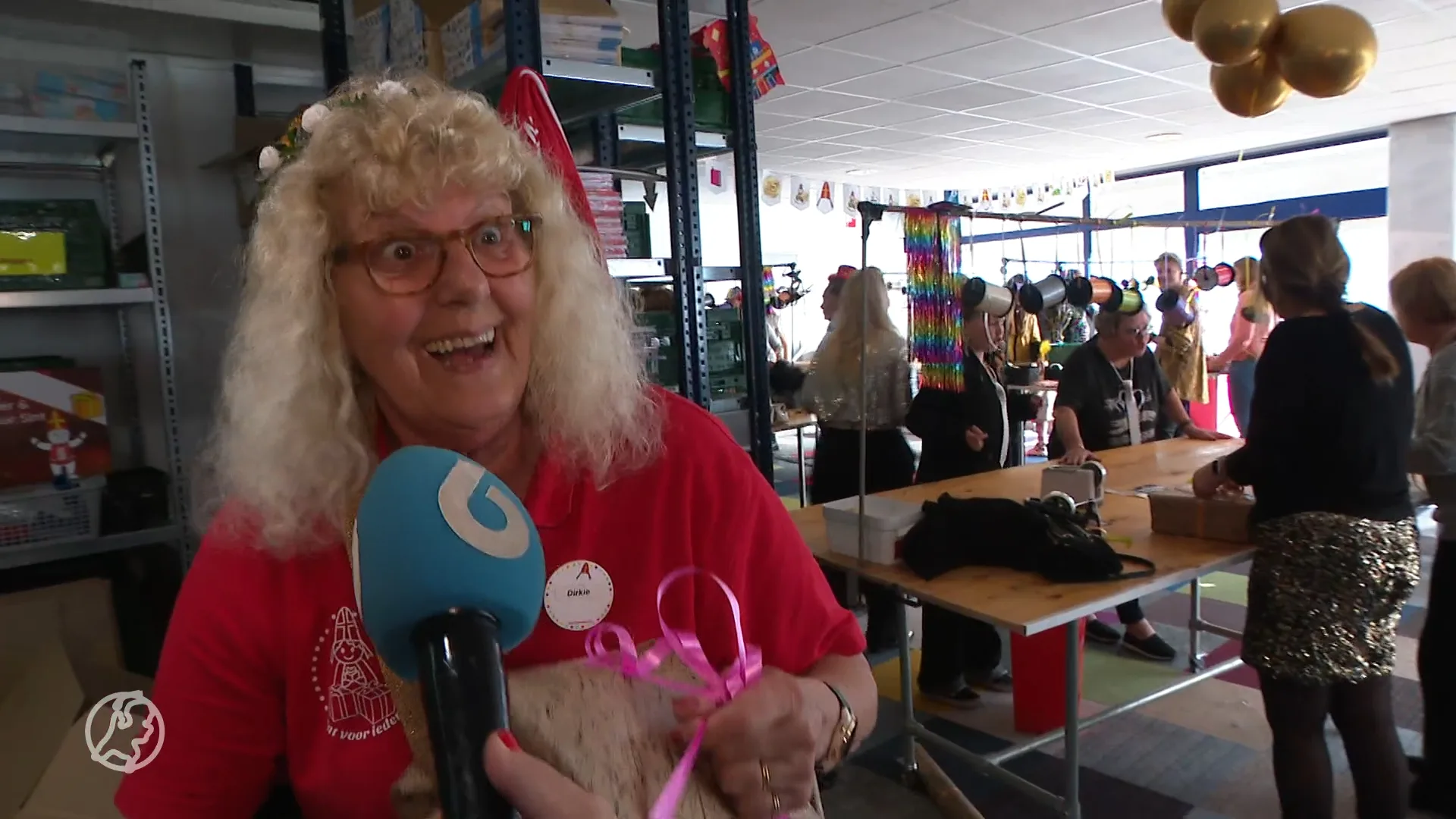 Sinterklaascadeaus voor álle kinderen: stichting houdt inpakmarathon voor arme gezinnen