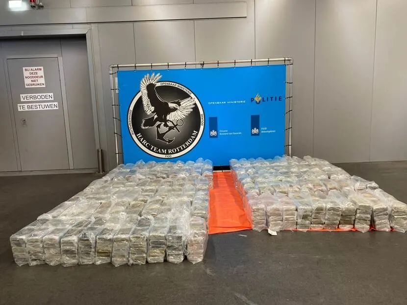 Grote drugsvangst: 1100 kilo coke verstopt tussen ananassen