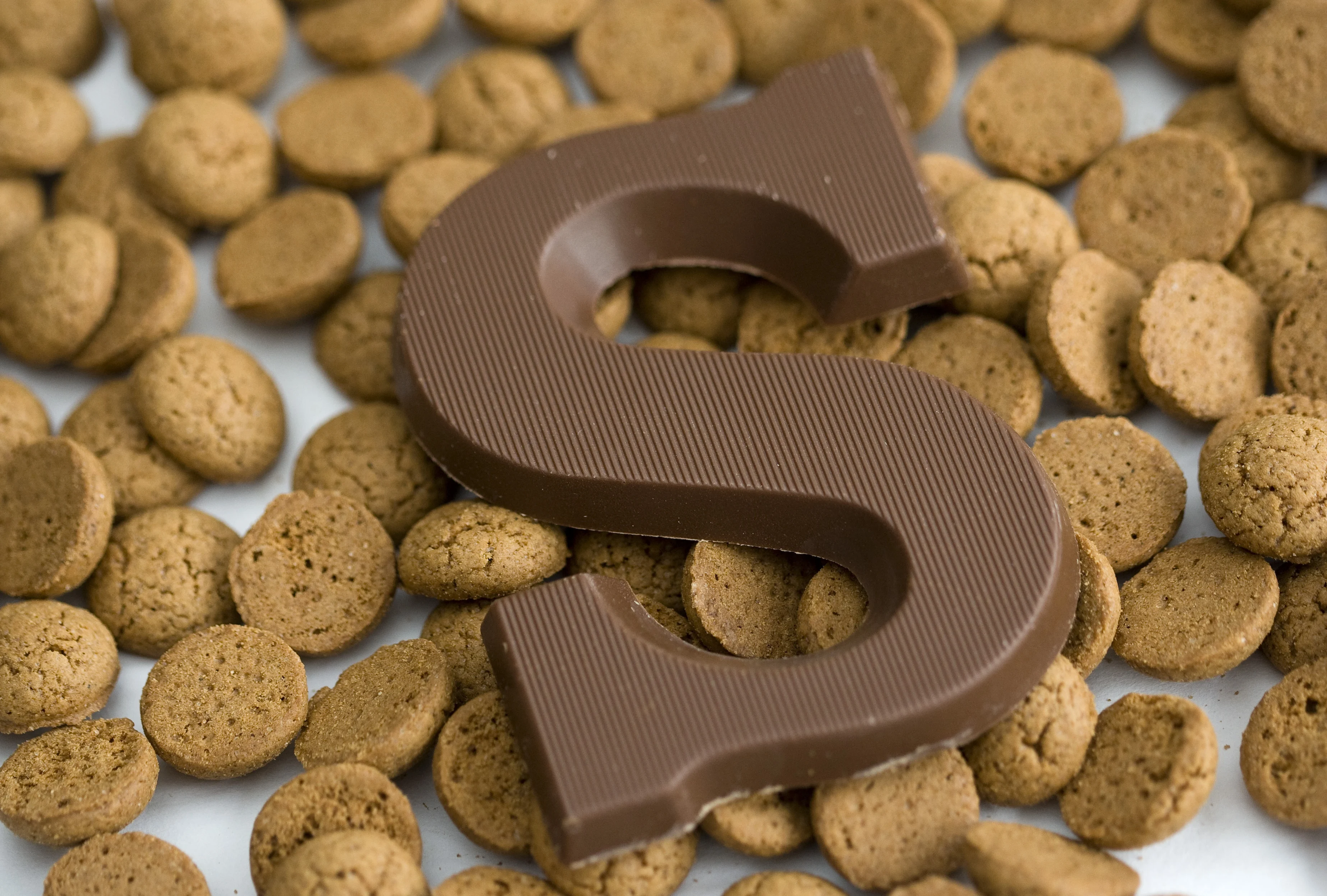 Dit zijn de chocoladeletter-trends van dit jaar: ‘Augurk als vulling’ 