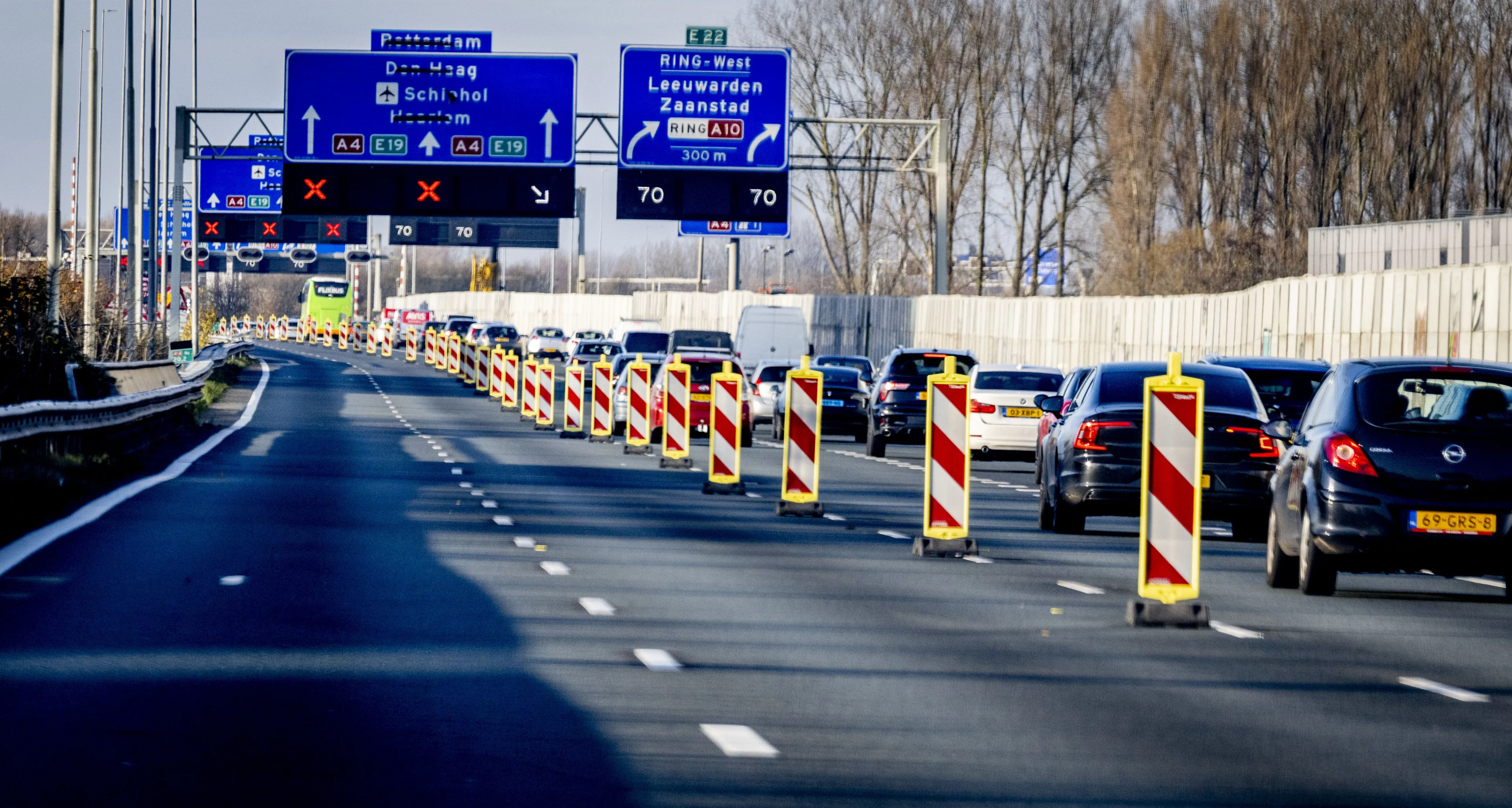 Vier ongelukken zorgen voor vertraging op de wegen rond Amsterdam