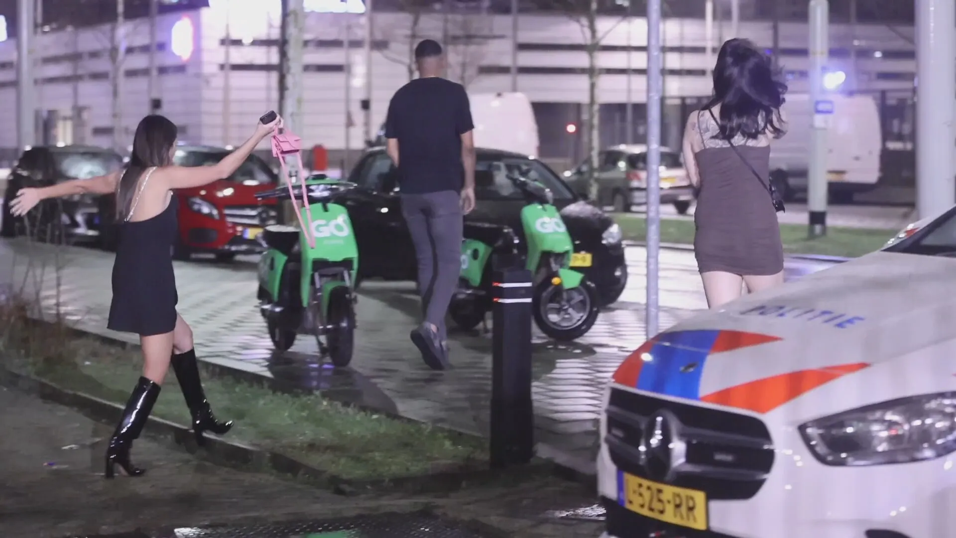 Politie grijpt in bij groot illegaal nieuwjaarsfeest Den Haag