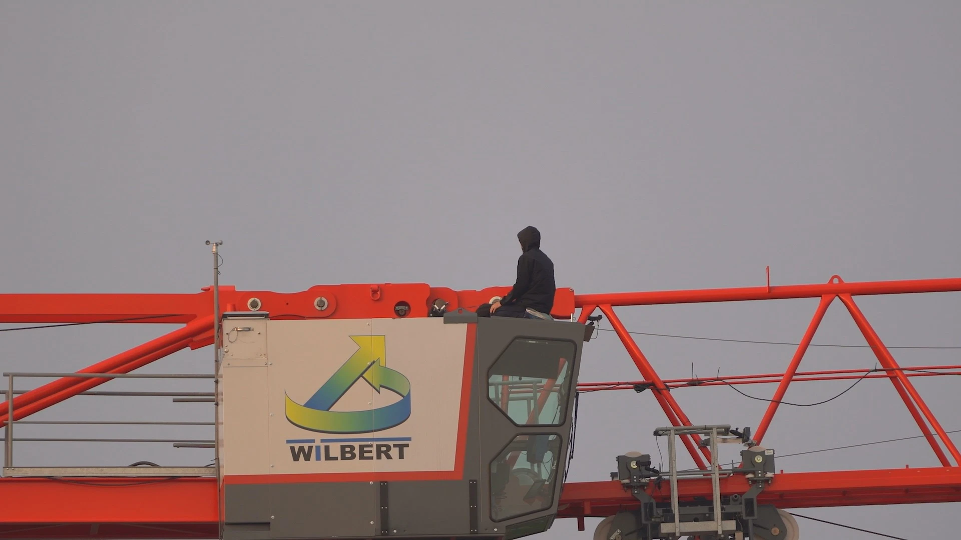 Man opgepakt na beklimmen metershoge bouwkraan op station Groningen