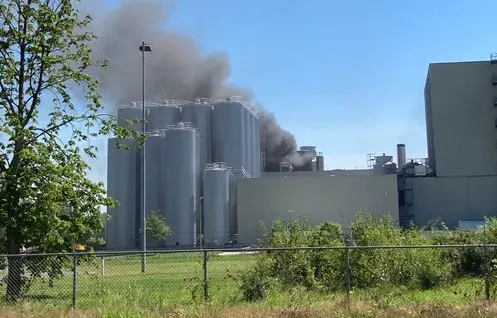 Enorme brand in kaasfabriek Hoogeveen onder controle
